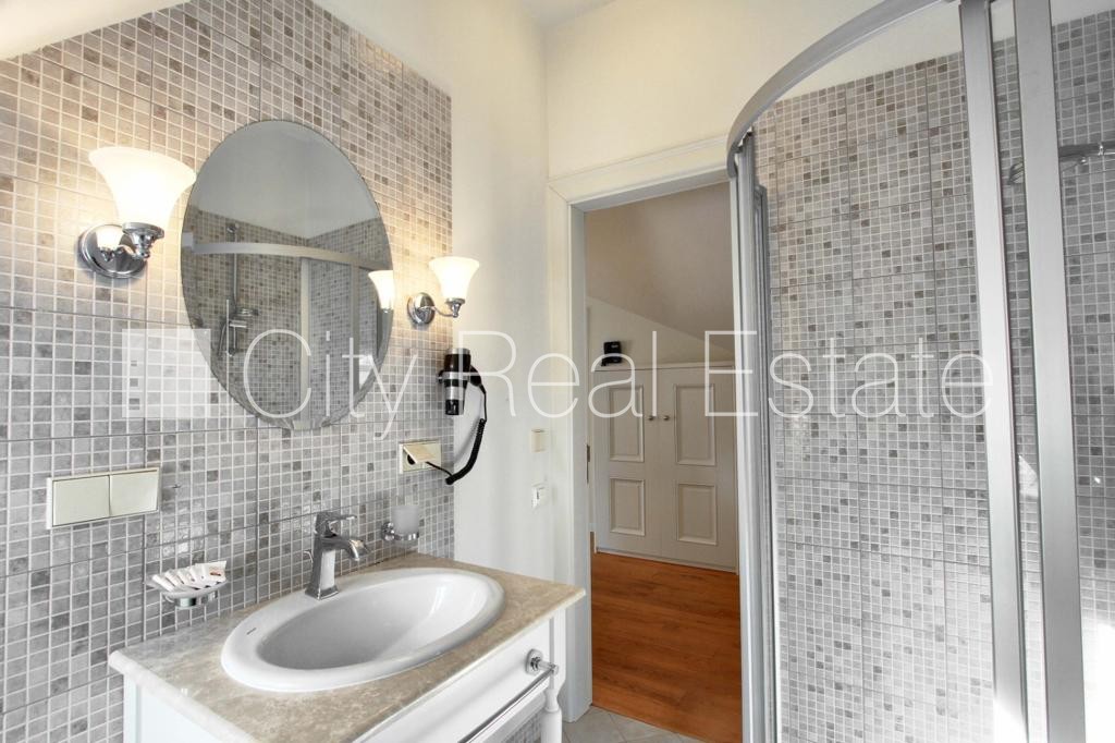 Sludinājumi. Jaunceltne, labiekārtota apzaļumota teritorija, guļamistabu skaits 2 gab., studio tipa, virtuve Cena: 1100 EUR/mēn Foto #7