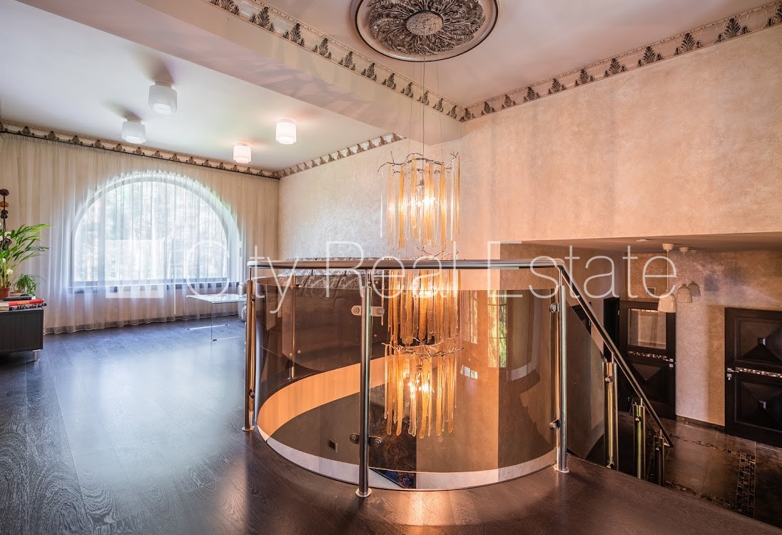 Sludinājumi. Privātmāja, labiekārtots apzaļumots pagalms, teritorijas iebrauktuves vārti aprīkoti ar Cena: 1.75e+06 EUR Foto #13