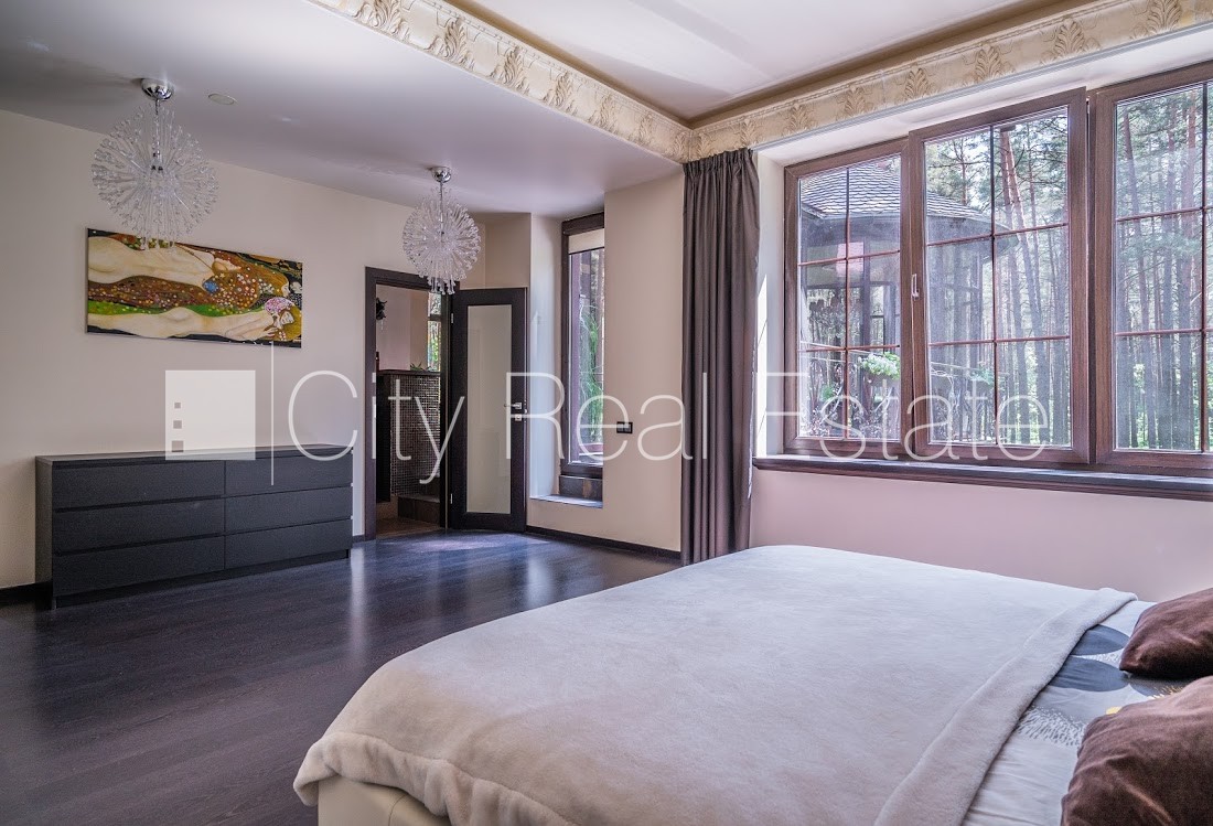 Sludinājumi. Privātmāja, labiekārtots apzaļumots pagalms, teritorijas iebrauktuves vārti aprīkoti ar Cena: 1.75e+06 EUR Foto #19