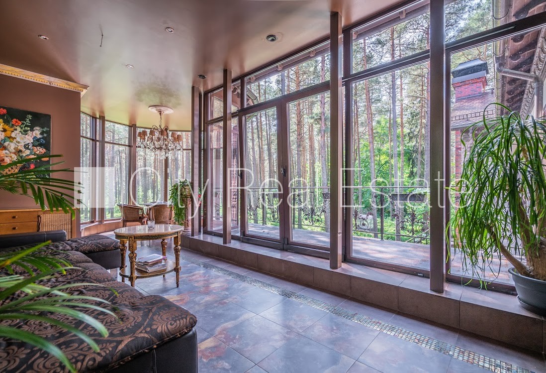 Sludinājumi. Privātmāja, labiekārtots apzaļumots pagalms, teritorijas iebrauktuves vārti aprīkoti ar Cena: 1.75e+06 EUR Foto #12