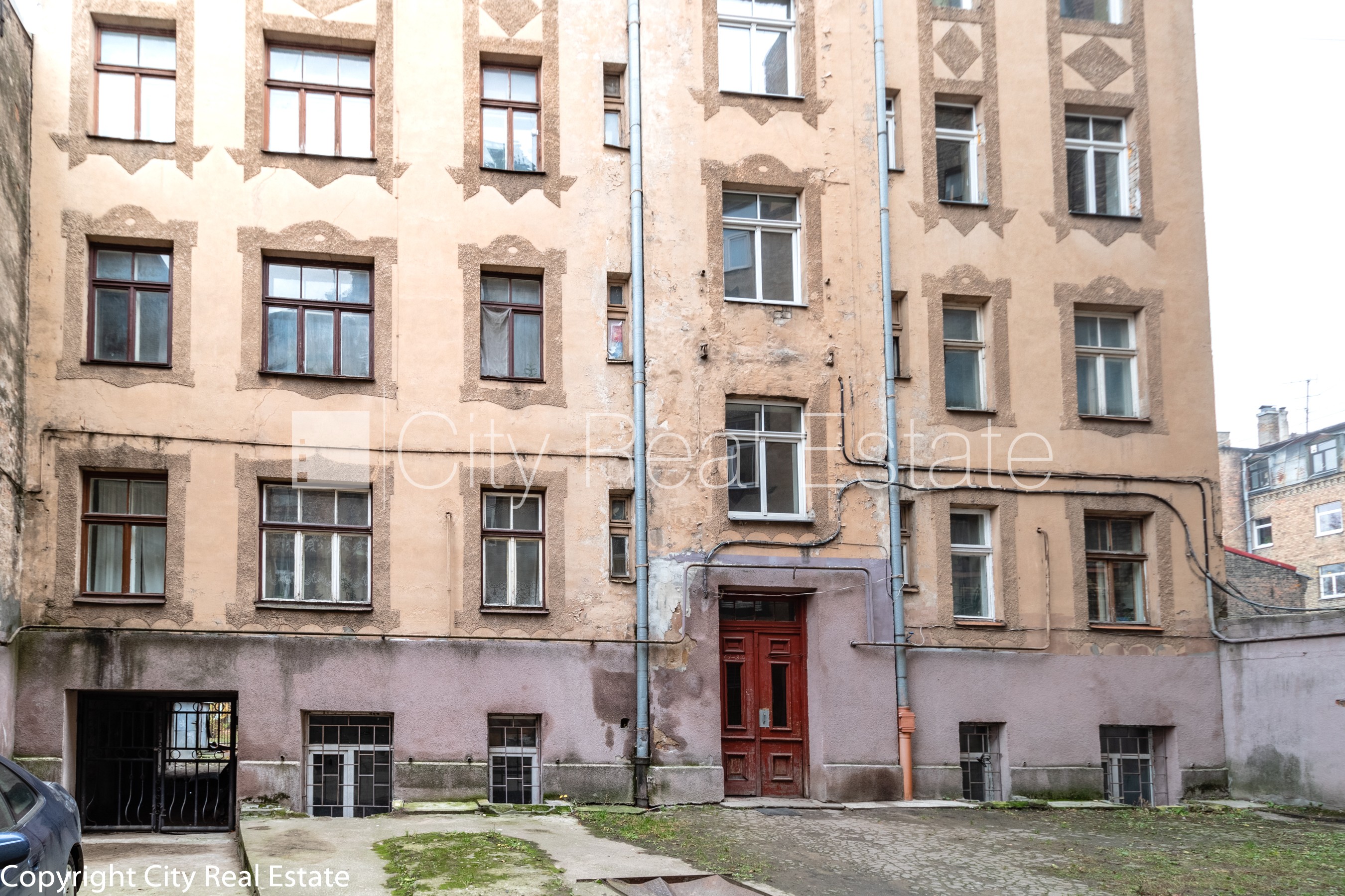 Объявление. Дом во дворе, закрытый двор, вход с улицы, лестничная клетка после косметического ремонта, окна Цена: 220 EUR/мес. Foto #22