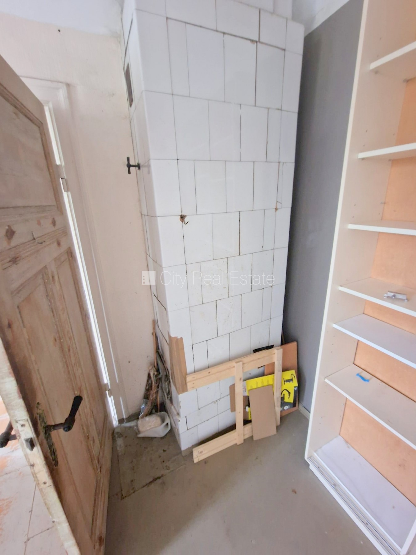 Объявление. Дом во дворе, закрытый двор, вход с улицы, лестничная клетка после косметического ремонта, окна Цена: 220 EUR/мес. Foto #7