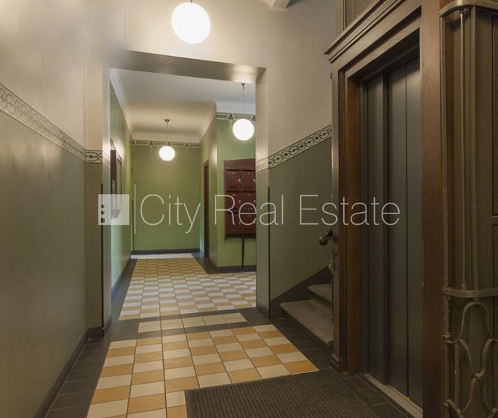 Sludinājumi. Renovēta māja, vieta automašīnai, ir lifts, balkons, guļamistabu skaits 2 gab., istabas izolētas 2 Cena: 310000 EUR Foto #8