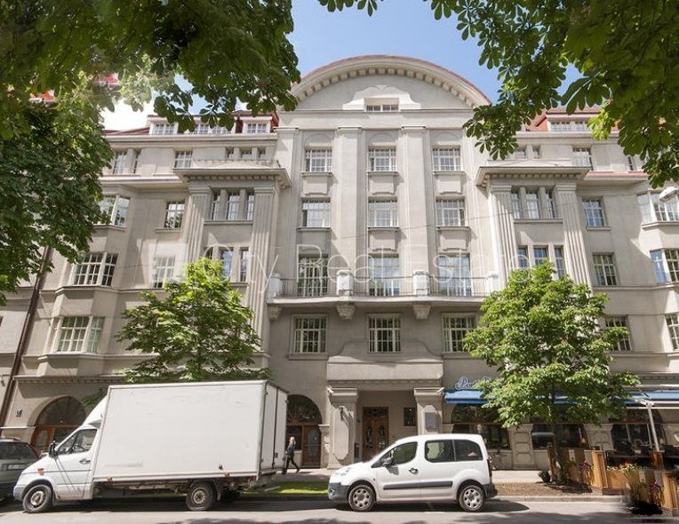 Sludinājumi. Renovēta māja, vieta automašīnai, ir lifts, balkons, guļamistabu skaits 2 gab., istabas izolētas 2 Cena: 310000 EUR Foto #11