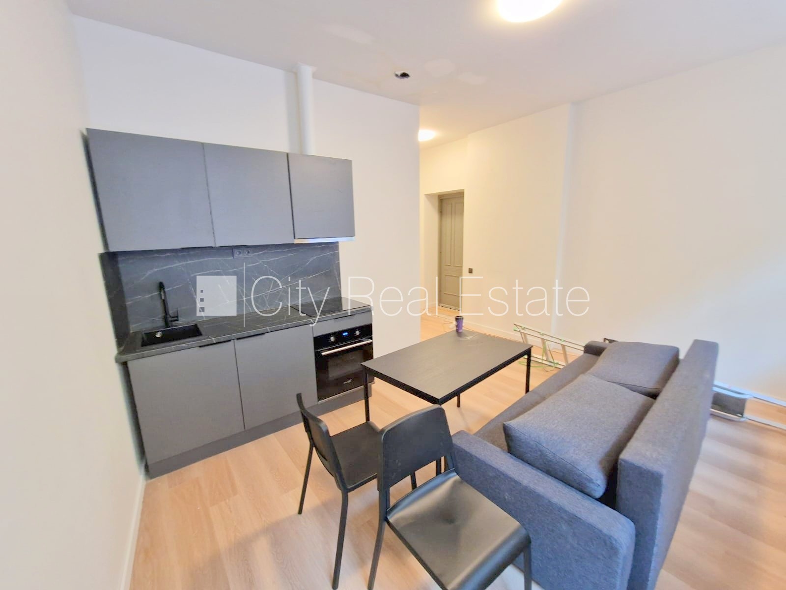 Объявление. Проект - Matīsa 38 (Матиса 38), здание во дворе, реновированный дом, благоустроенная озеленённая Цена: 400 EUR/мес. Foto #3