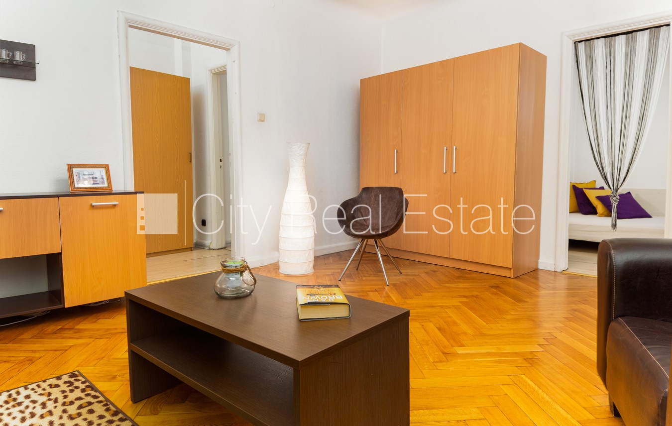 Объявление. Фасадный дом, реновированный дом, вход с улицы, лестничная клетка после косметического ремонта, Цена: 500 EUR/мес. Foto #8