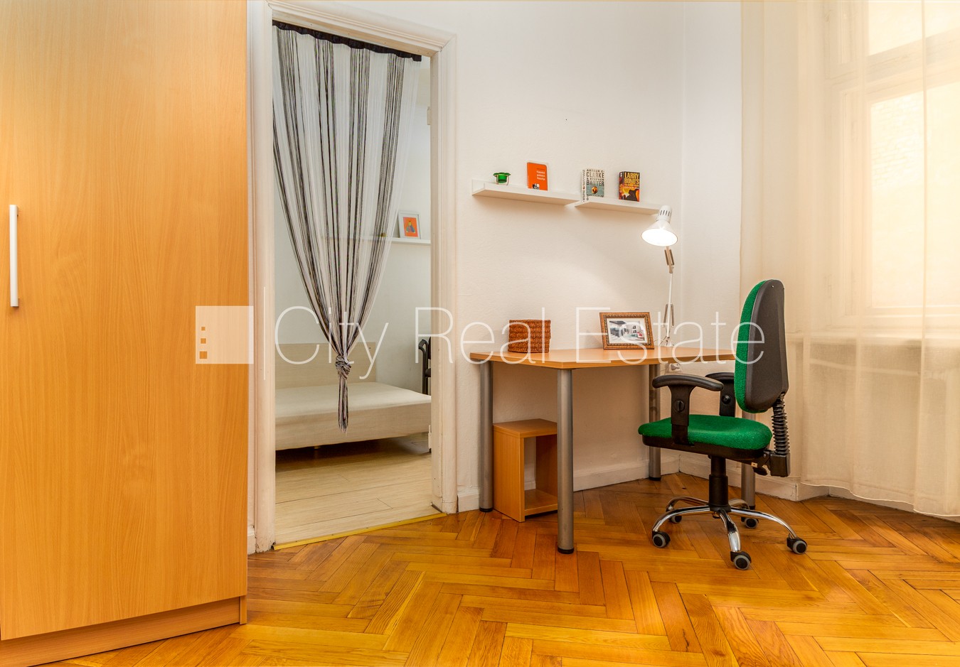 Объявление. Фасадный дом, реновированный дом, вход с улицы, лестничная клетка после косметического ремонта, Цена: 500 EUR/мес. Foto #4