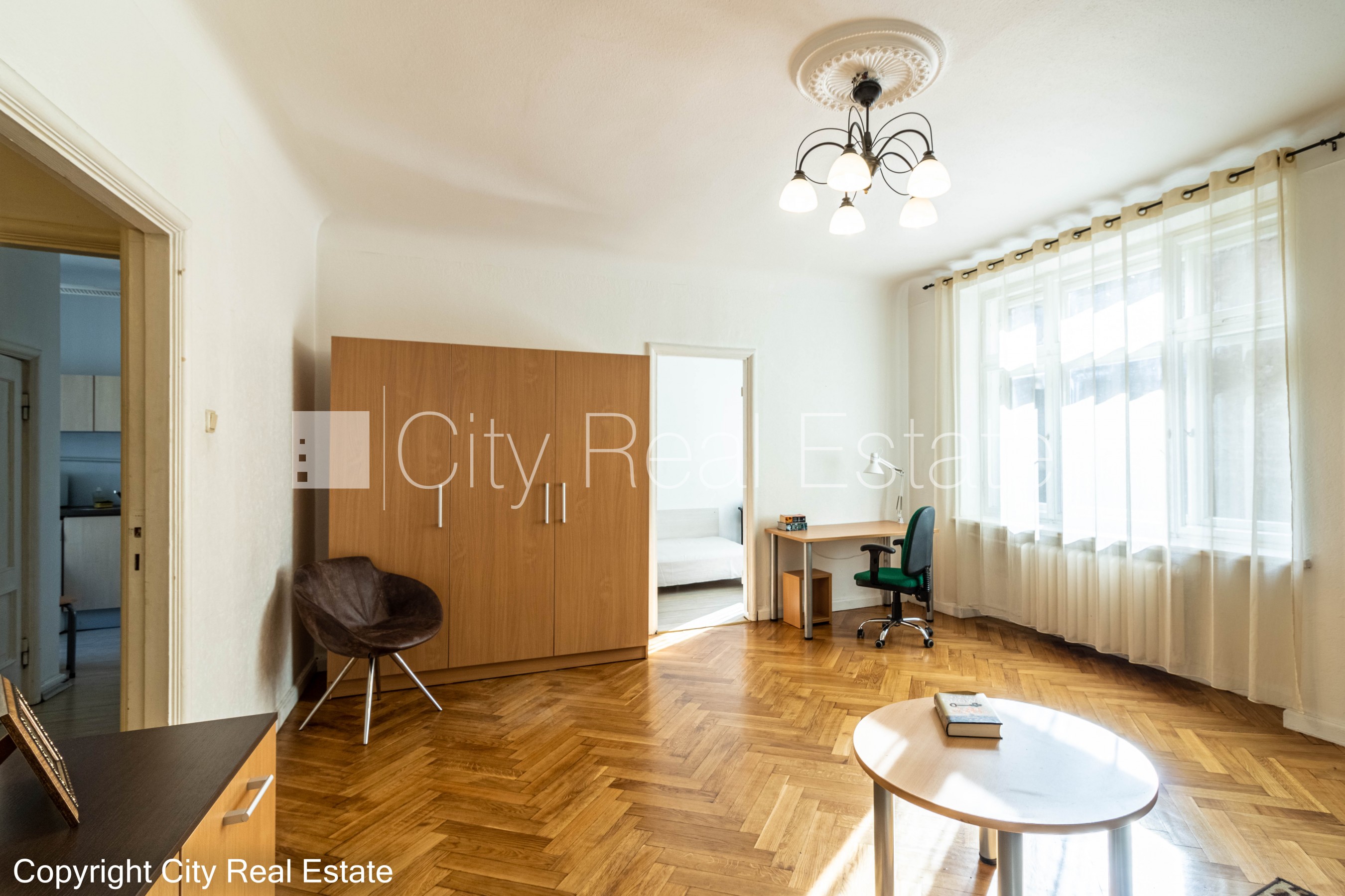 Объявление. Фасадный дом, реновированный дом, вход с улицы, лестничная клетка после косметического ремонта, Цена: 500 EUR/мес. Foto #3