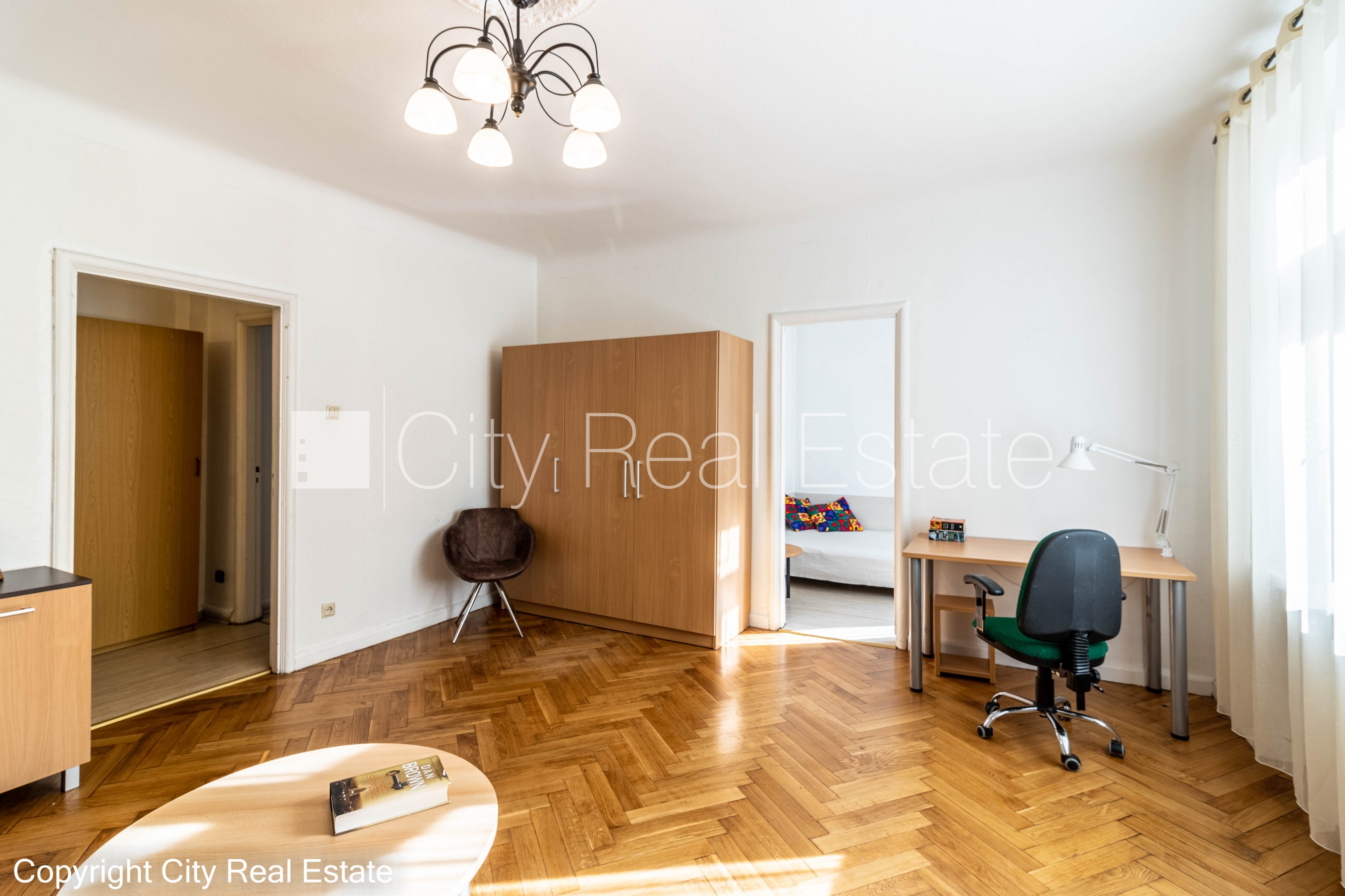 Объявление. Фасадный дом, реновированный дом, вход с улицы, лестничная клетка после косметического ремонта, Цена: 500 EUR/мес. Foto #5