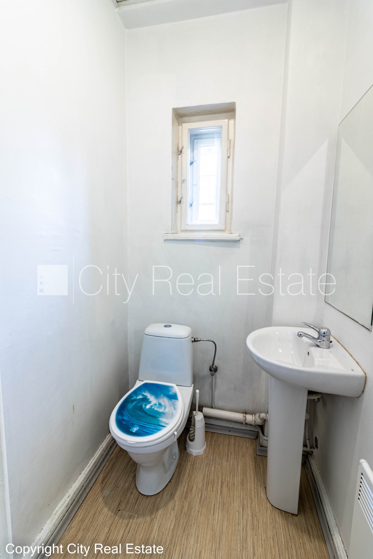 Объявление. Фасадный дом, реновированный дом, вход с улицы, лестничная клетка после косметического ремонта, Цена: 500 EUR/мес. Foto #20