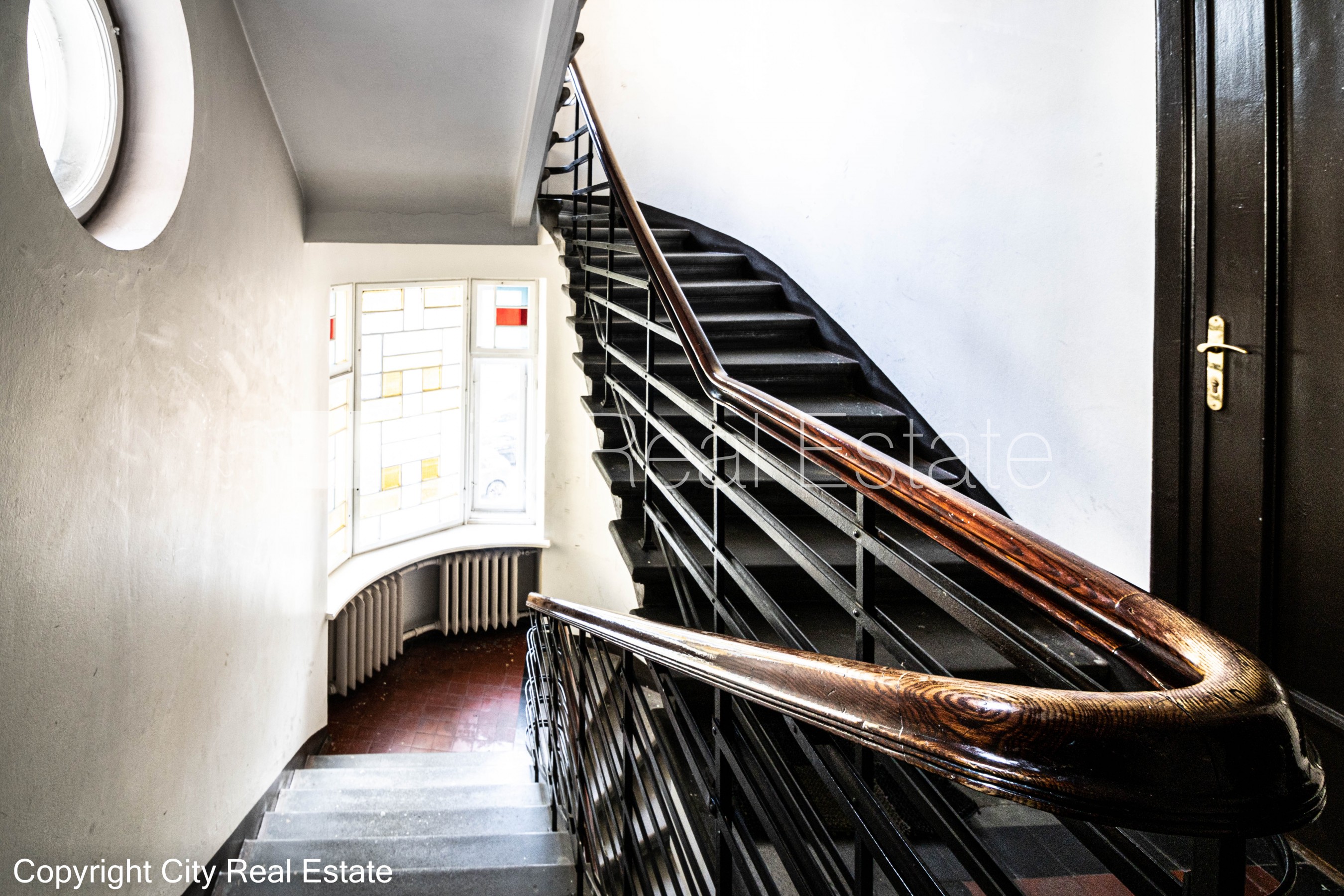 Объявление. Фасадный дом, реновированный дом, вход с улицы, лестничная клетка после косметического ремонта, Цена: 500 EUR/мес. Foto #21