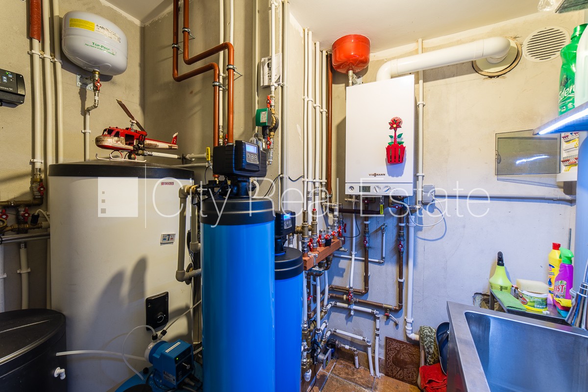 Sludinājumi. Jaunceltne, labiekārtota apzaļumota teritorija, bruģēts piebraucamais ceļš, automātiska zālāja Cena: 895000 EUR Foto #22