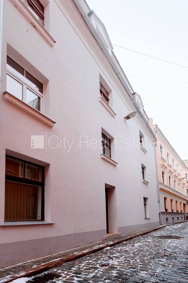 Sludinājumi. Fasādes māja, renovēta māja, ieeja no ielas, logi vērsti uz pagalma pusi, gaisa ventilācijas Cena: 135000 EUR Foto #16