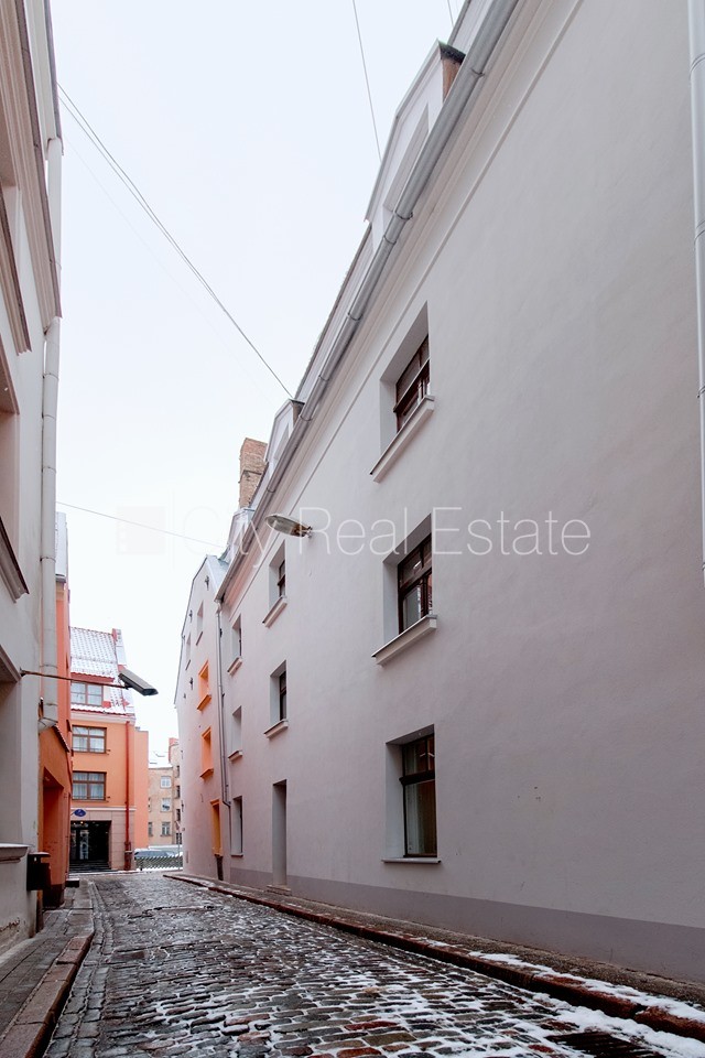 Sludinājumi. Fasādes māja, renovēta māja, ieeja no ielas, logi vērsti uz pagalma pusi, gaisa ventilācijas Cena: 135000 EUR Foto #21