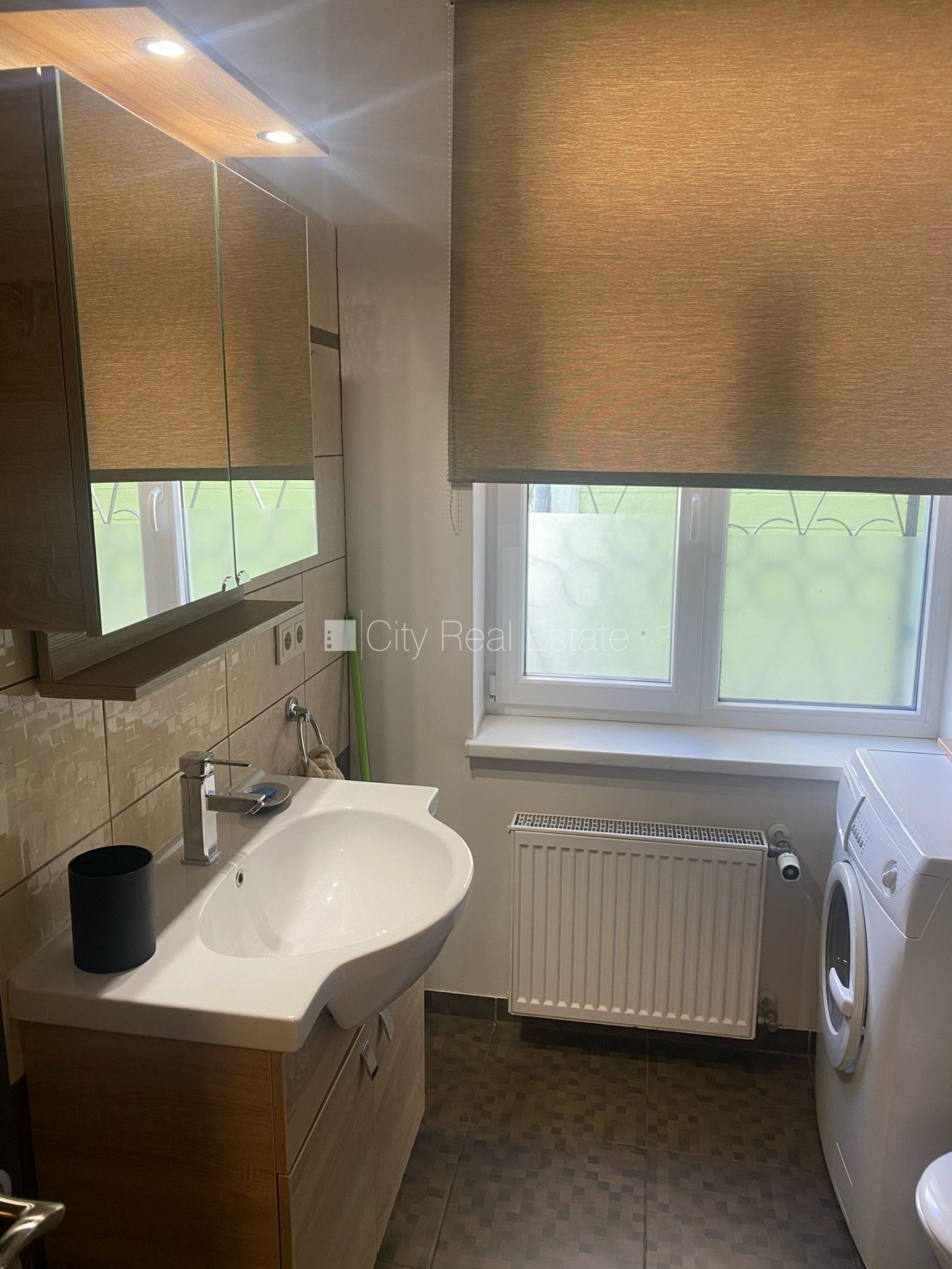 Sludinājumi. Fasādes māja, ieeja no pagalma, guļamistabu skaits 1 gab., studio tipa, virtuve apvienota ar Cena: 450 EUR/mēn Foto #10