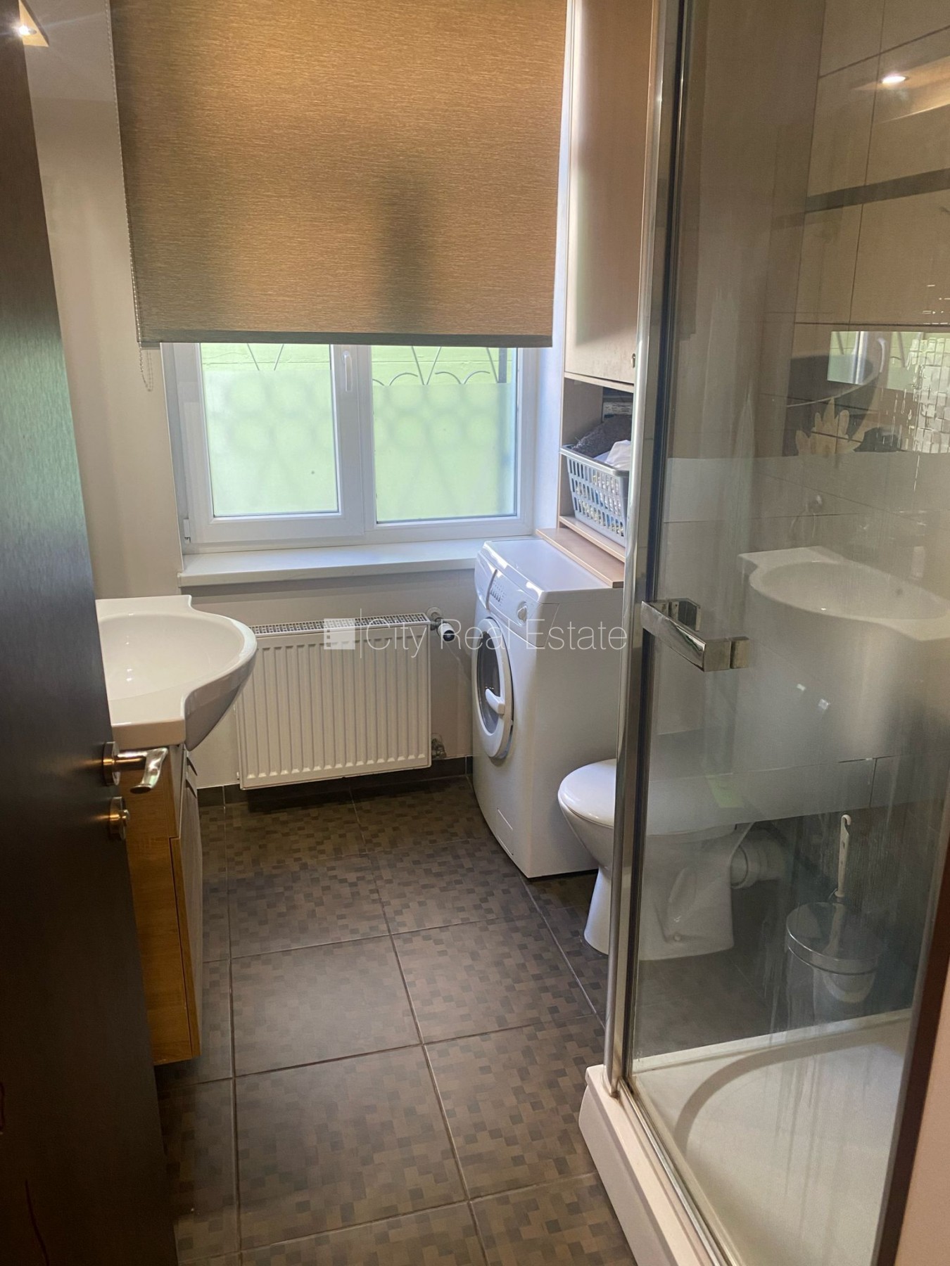 Sludinājumi. Fasādes māja, ieeja no pagalma, guļamistabu skaits 1 gab., studio tipa, virtuve apvienota ar Cena: 450 EUR/mēn Foto #9