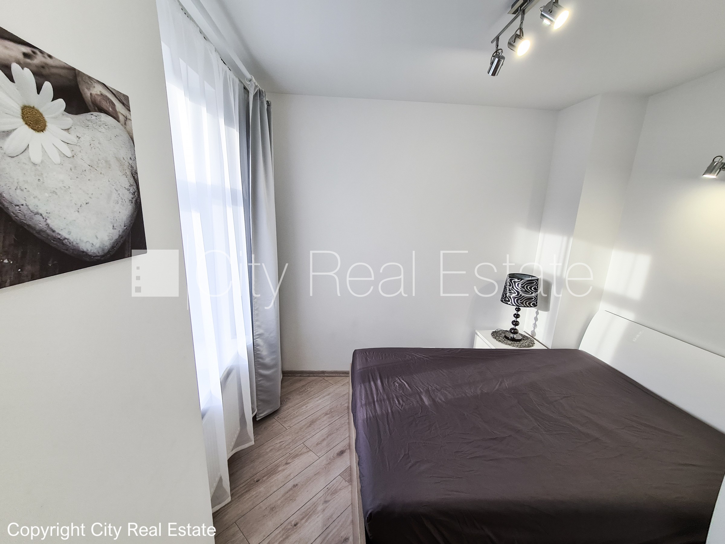 Sludinājumi. Projekts - Miera 86, fasādes māja, renovēta māja, ieeja no ielas, kāpņu telpa pēc kosmētiskā Cena: 400 EUR/mēn Foto #10