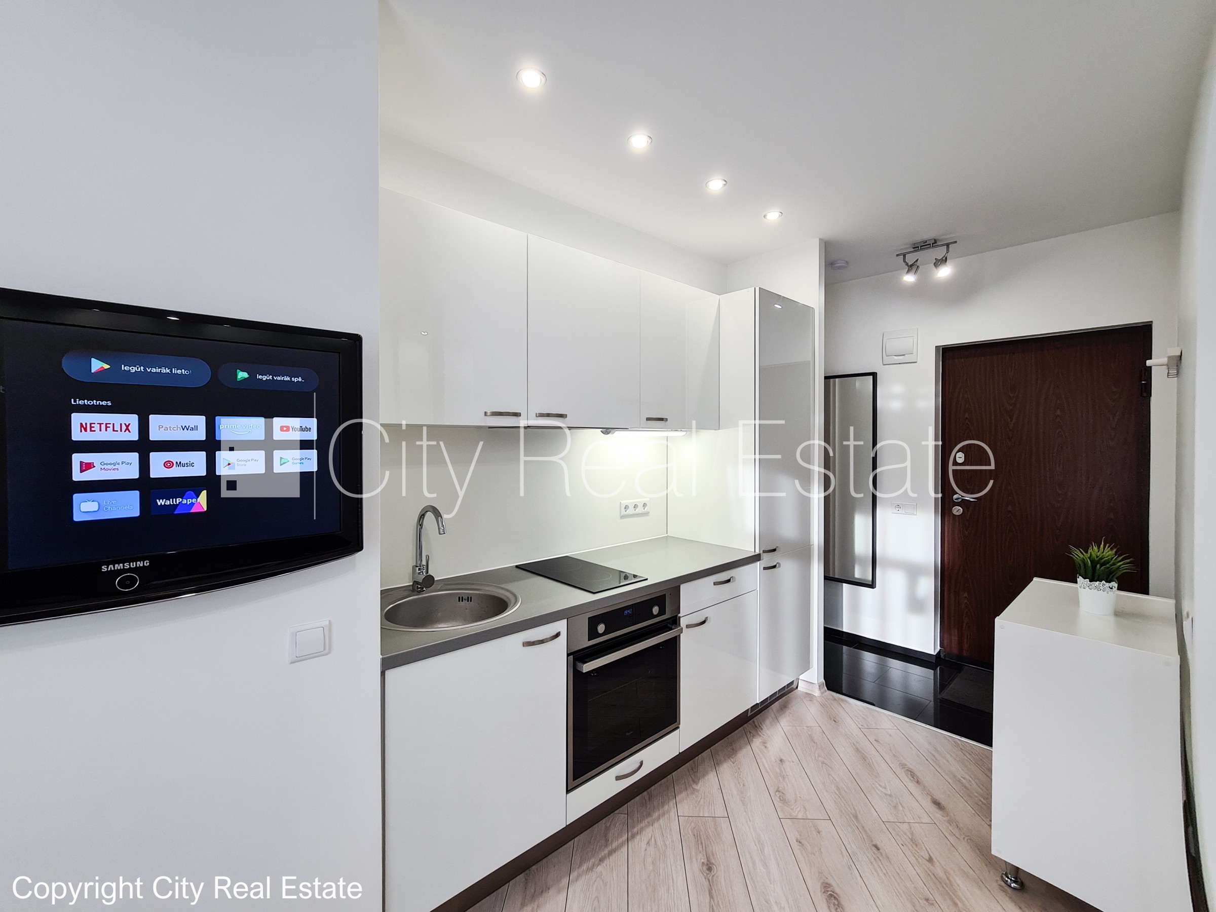 Sludinājumi. Projekts - Miera 86, fasādes māja, renovēta māja, ieeja no ielas, kāpņu telpa pēc kosmētiskā Cena: 400 EUR/mēn Foto #8