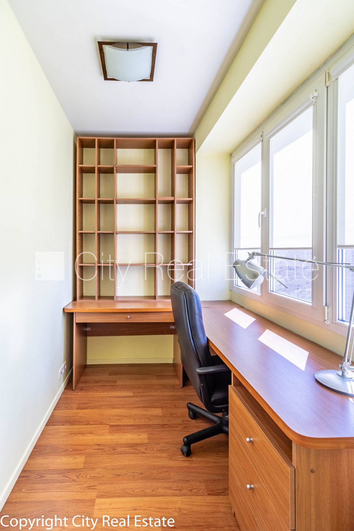 Sludinājumi. Fasādes māja, slēgts pagalms, vieta automašīnai, luksuss apartamenti , ir lifts, trīs balkoni, logi Cena: 475000 EUR Foto #18