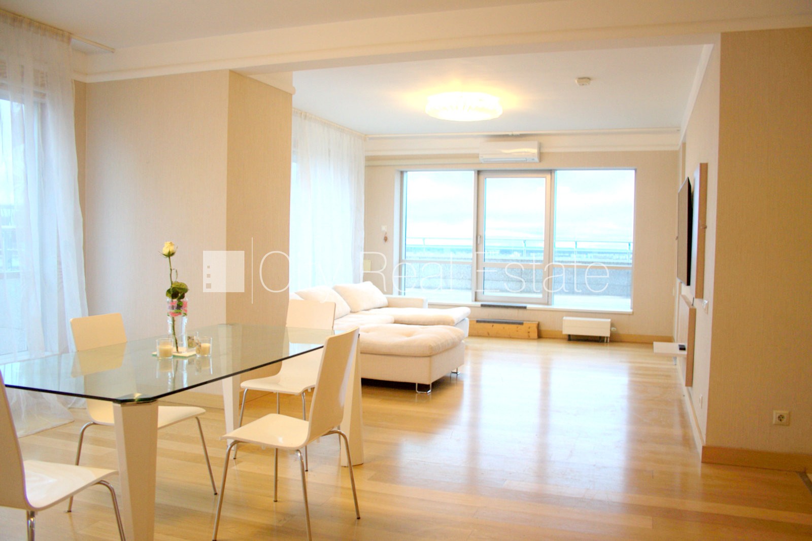 Объявление. Проект - Panorama Plaza (Панорама Плаза), новостройка, плата за обслуживание террасы не взимается, Цена: 1500 EUR/мес. Foto #4