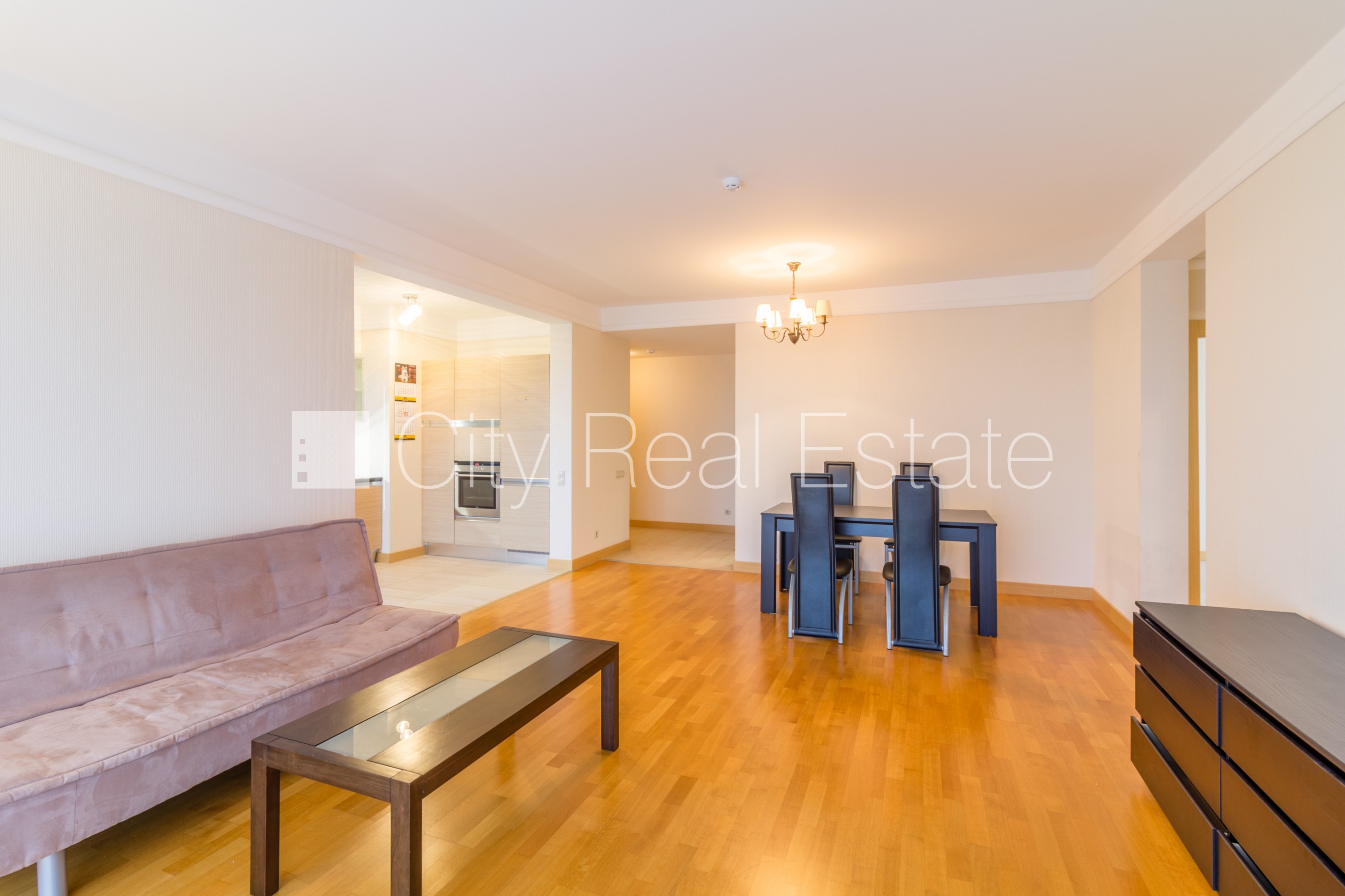 Sludinājumi. Projekts - Panorama Plaza, labiekārtots apzaļumots pagalms, pagalmā bērnu spēļu laukums, ir lifts, Cena: 850 EUR/mēn Foto #2