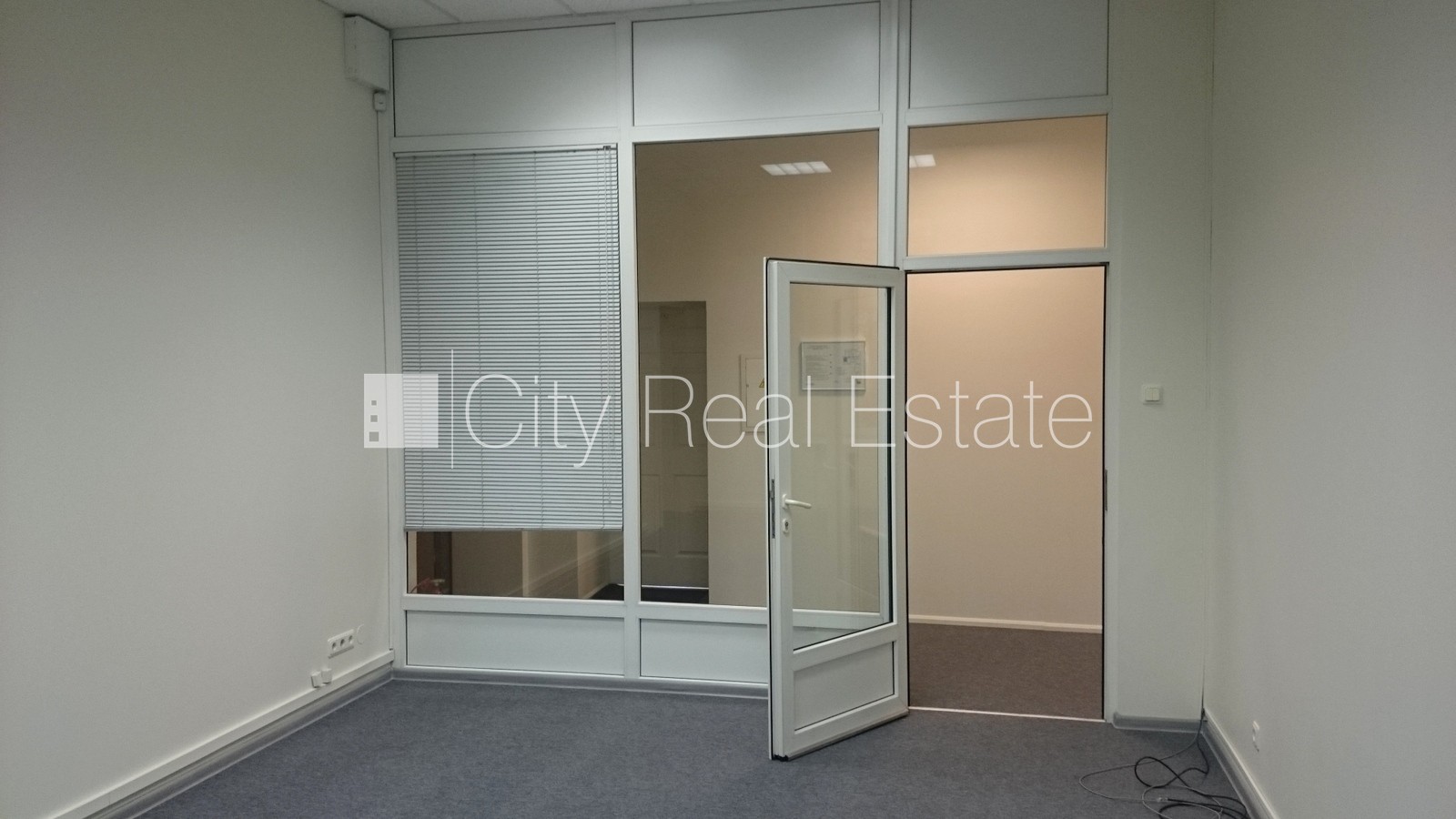 Sludinājumi. Fasādes māja, renovēta māja, viena kvadrātmetra apsaimniekošanas maksa mēnesī  1.5 EUR, ir lifts, Cena: 371 EUR/mēn Foto #2