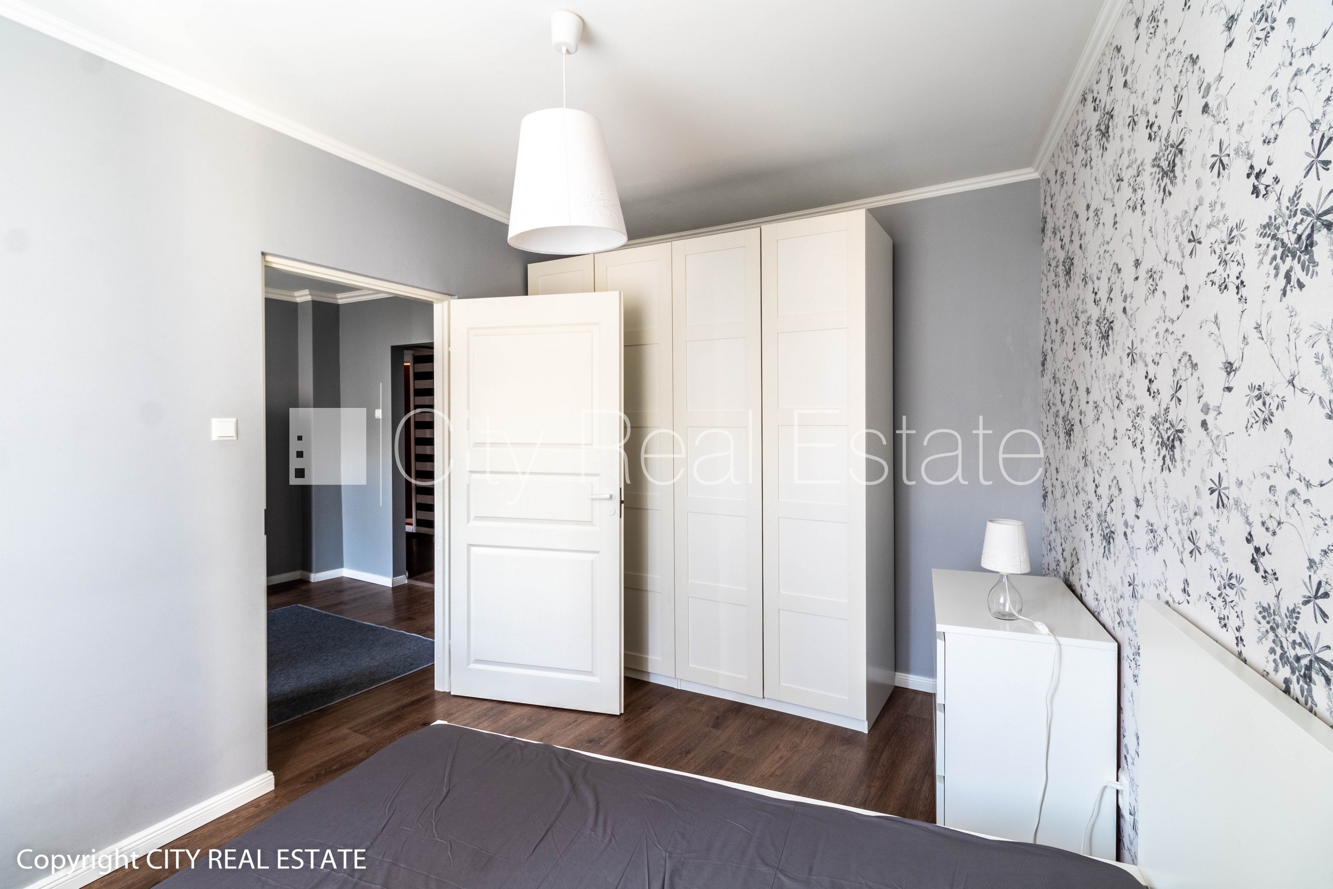 Sludinājumi. Slēgts pagalms, kāpņu telpa pēc kosmētiskā remonta, logi vērsti uz pagalma pusi, virtuve, centrālā Cena: 450 EUR/mēn Foto #7