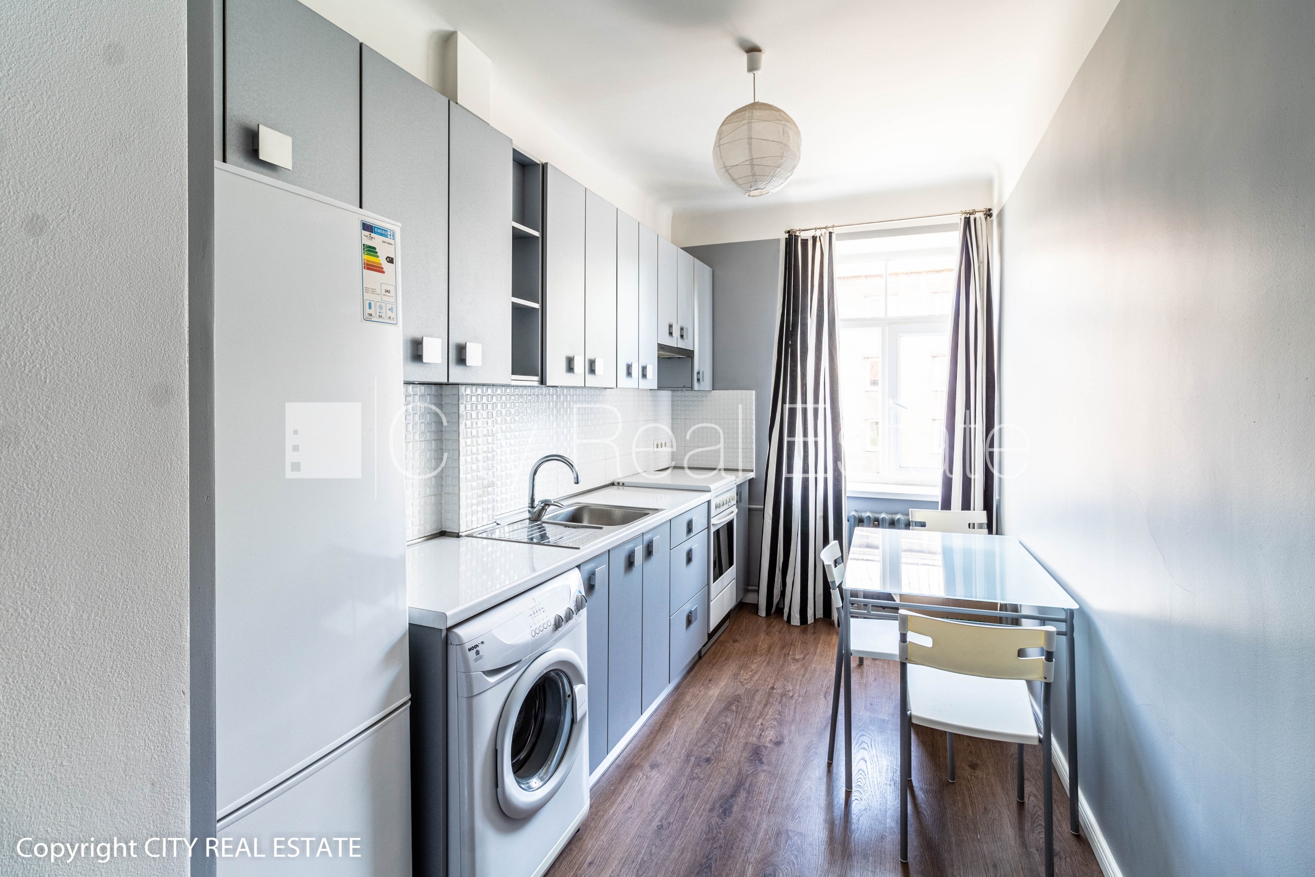 Sludinājumi. Slēgts pagalms, kāpņu telpa pēc kosmētiskā remonta, logi vērsti uz pagalma pusi, virtuve, centrālā Cena: 450 EUR/mēn Foto #8