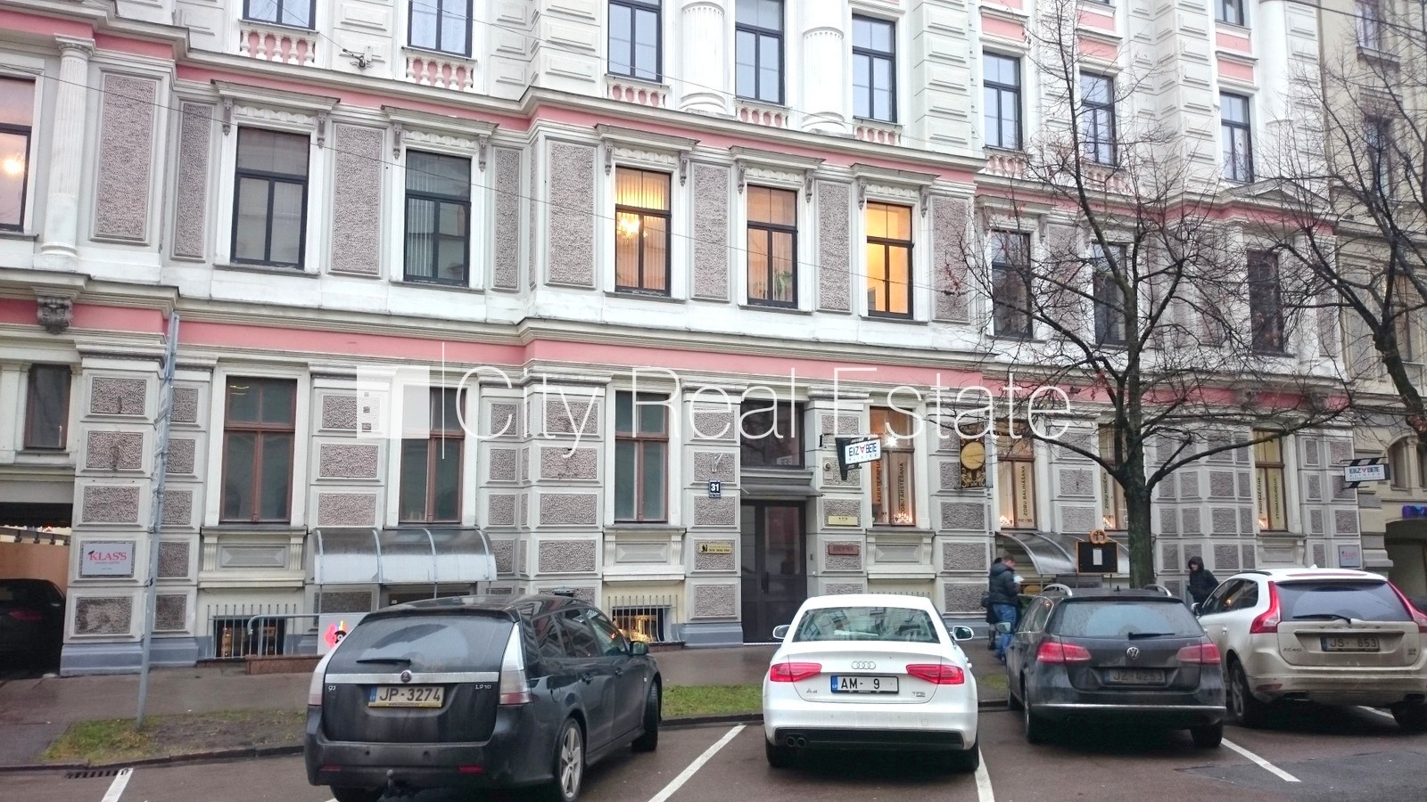 Объявление. Фасадный дом, реновированный дом, вход с улицы, бельэтаж, лифт, лестничная клетка после Цена: 1704 EUR/мес. Foto #17