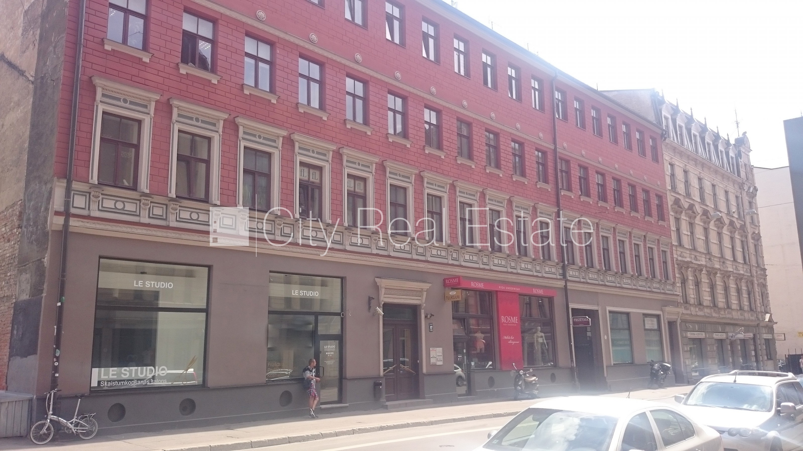 Объявление. Фасадный дом, реновированный дом, вход с улицы, лестничная клетка после косметического ремонта, Цена: 293 EUR/мес. Foto #9