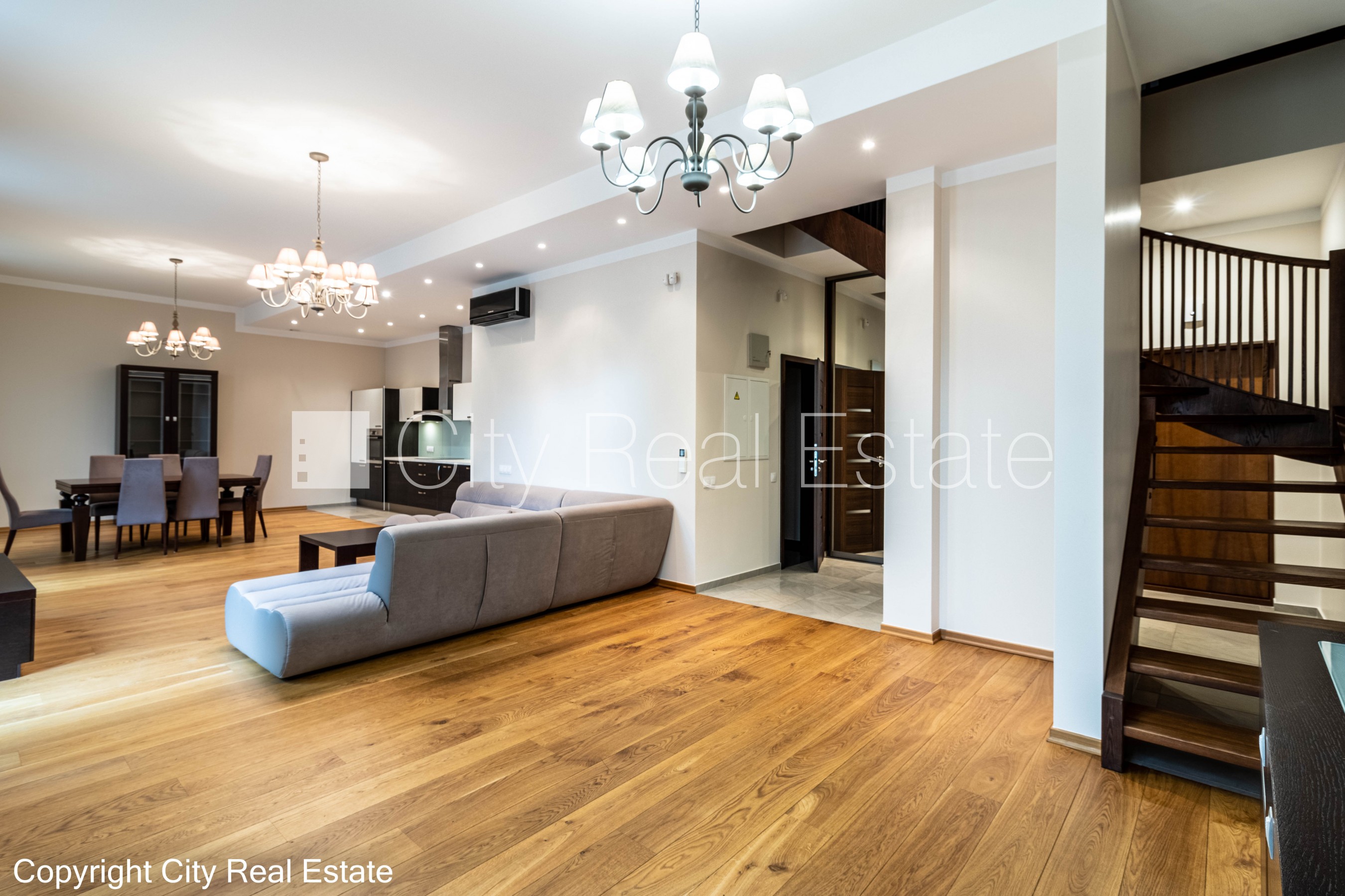 Sludinājumi. Zeme īpašumā, jaunceltne, labiekārtota apzaļumota teritorija, bruģēts piebraucamais ceļš, iežogota Cena: 700000 EUR Foto #7