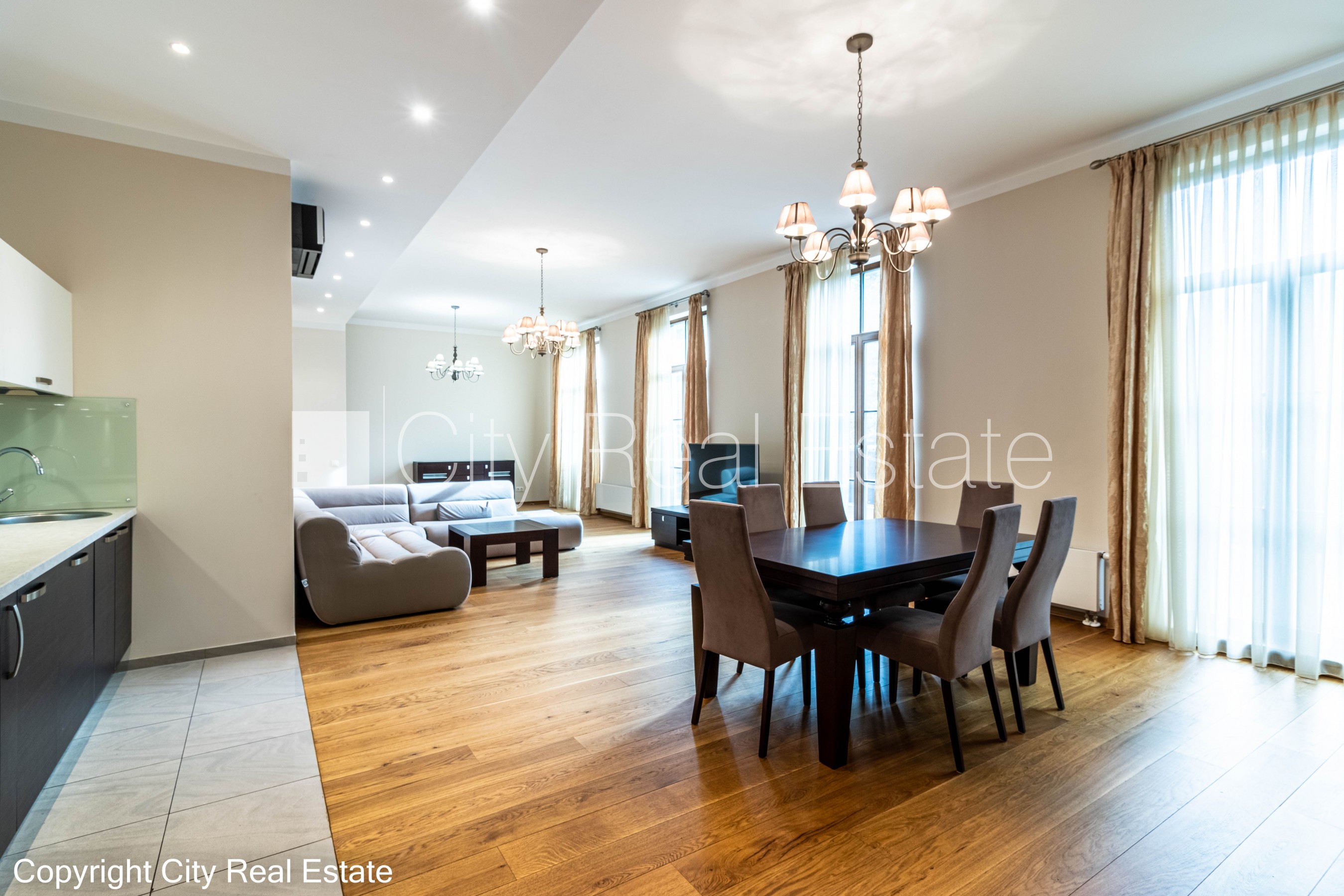 Sludinājumi. Zeme īpašumā, jaunceltne, labiekārtota apzaļumota teritorija, bruģēts piebraucamais ceļš, iežogota Cena: 700000 EUR Foto #3