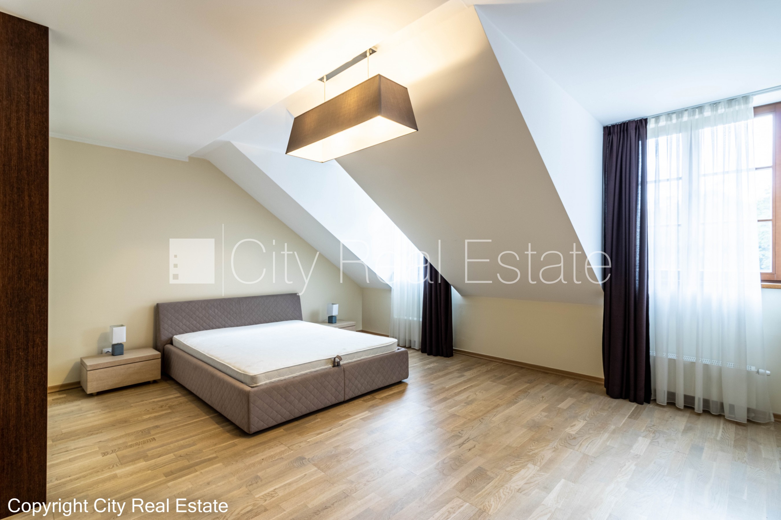 Sludinājumi. Zeme īpašumā, jaunceltne, labiekārtota apzaļumota teritorija, bruģēts piebraucamais ceļš, iežogota Cena: 700000 EUR Foto #9