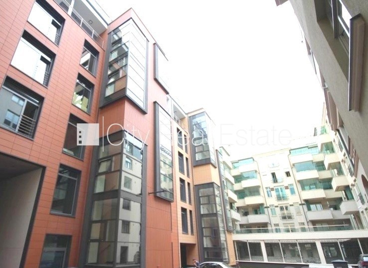 Sludinājumi. Jaunceltne, fasādes māja, labiekārtota apzaļumota teritorija, bruģēts piebraucamais ceļš, iespēja Cena: 1300 EUR/mēn Foto #19