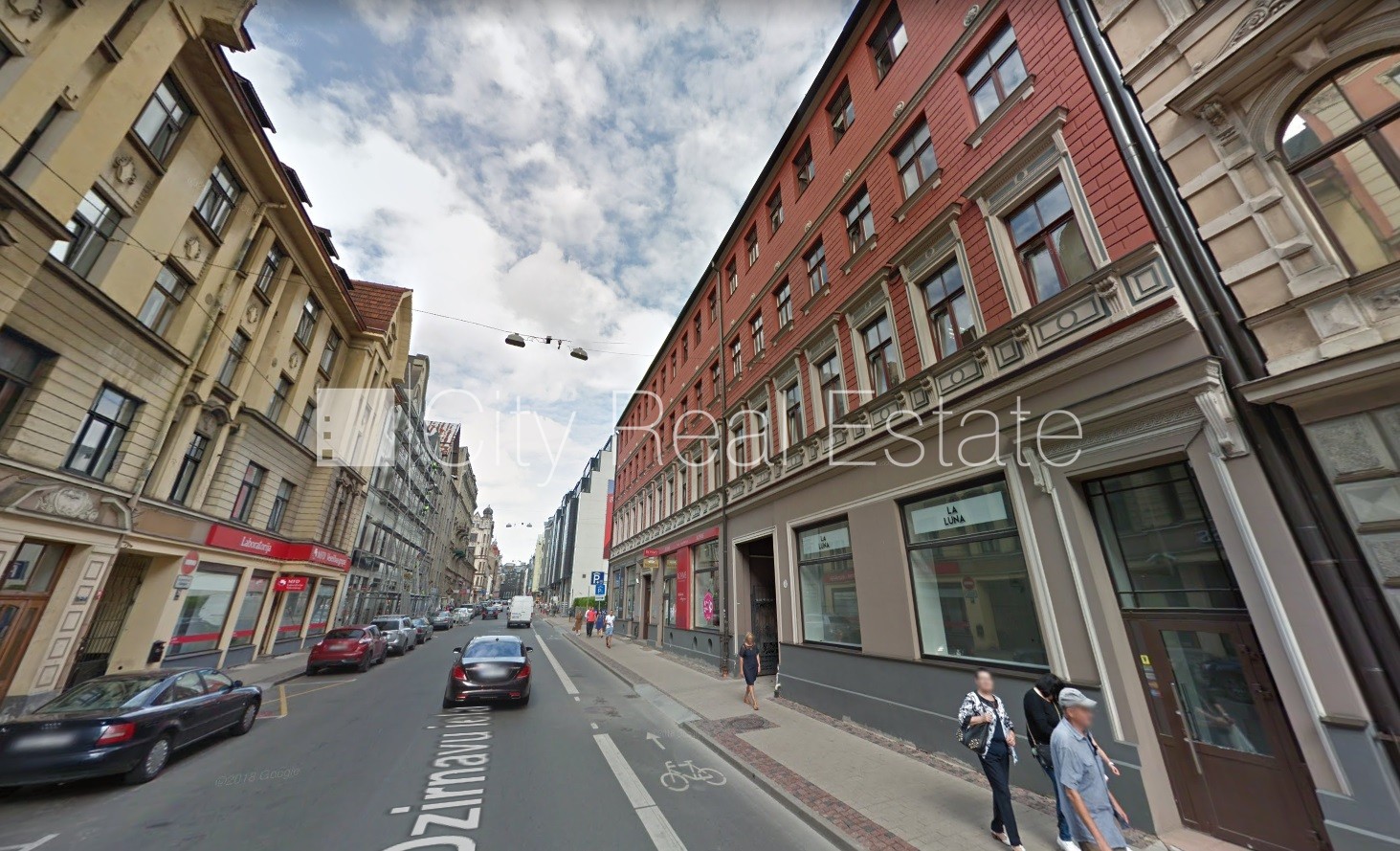 Sludinājumi. Fasādes māja, renovēta māja, ieeja no ielas, kāpņu telpa pēc kapitālā remonta, logi vērsti uz Cena: 180 EUR/mēn Foto #9