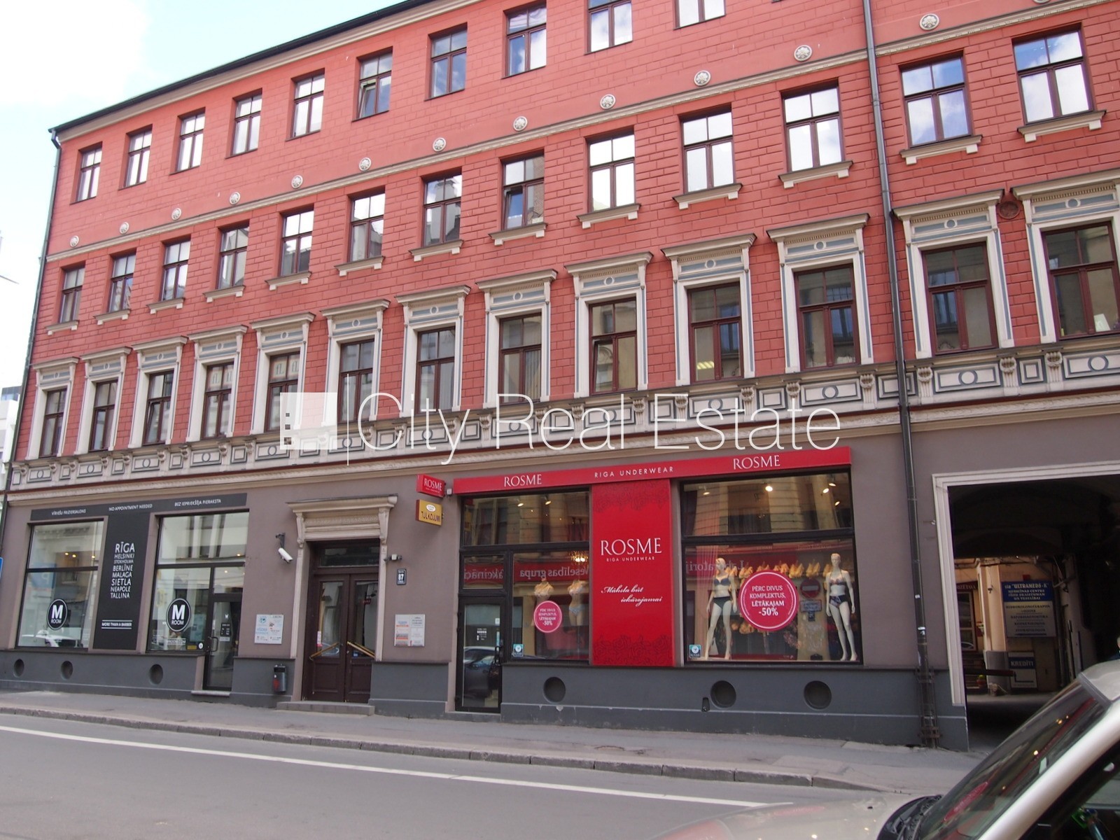 Sludinājumi. Fasādes māja, renovēta māja, ieeja no ielas, kāpņu telpa pēc kapitālā remonta, logi vērsti uz Cena: 180 EUR/mēn Foto #8