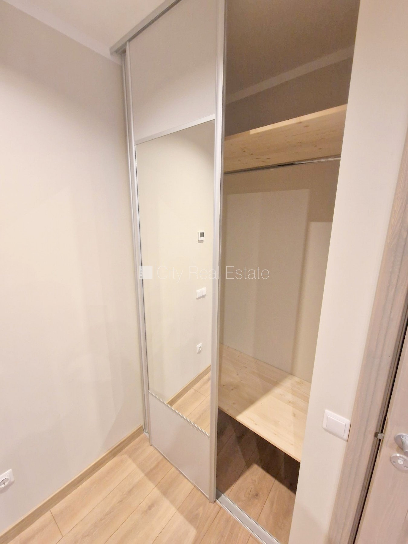 Sludinājumi. Privātmāja, pagalma māja, renovēta māja, apsargāts pagalms, ieeja no pagalma, logi vērsti uz Cena: 420 EUR/mēn Foto #20