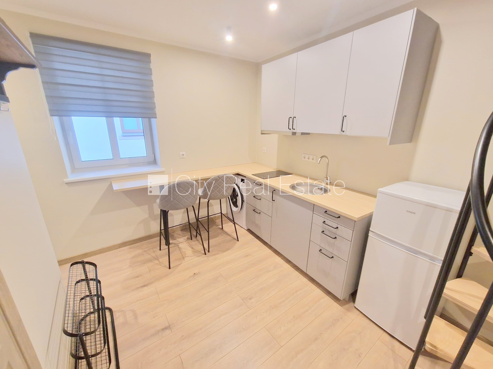 Sludinājumi. Privātmāja, pagalma māja, renovēta māja, apsargāts pagalms, ieeja no pagalma, logi vērsti uz Cena: 420 EUR/mēn Foto #4