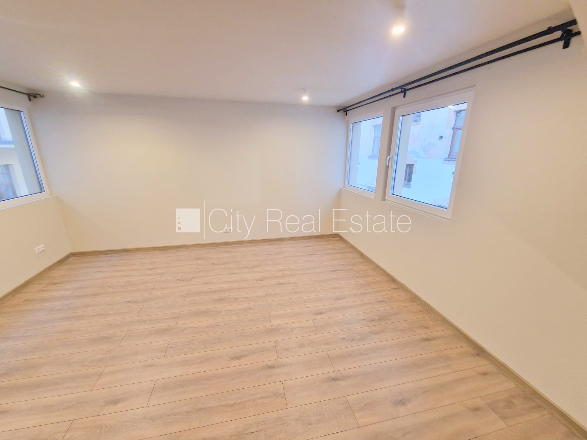 Sludinājumi. Privātmāja, pagalma māja, renovēta māja, apsargāts pagalms, ieeja no pagalma, logi vērsti uz Cena: 420 EUR/mēn Foto #12