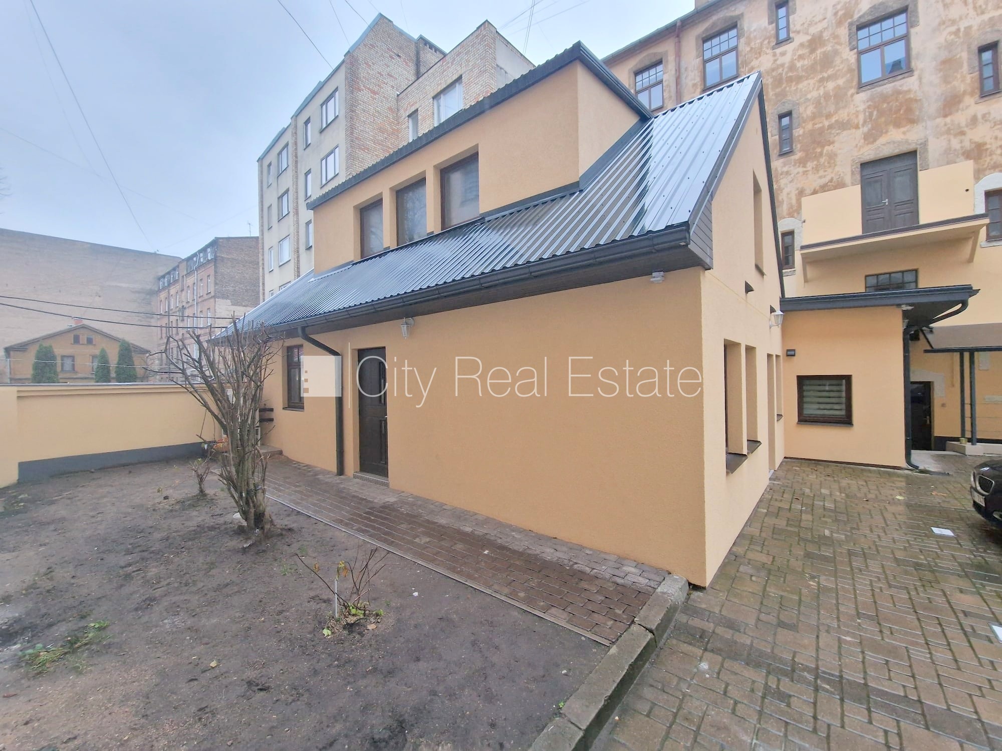 Sludinājumi. Privātmāja, pagalma māja, renovēta māja, apsargāts pagalms, ieeja no pagalma, logi vērsti uz Cena: 420 EUR/mēn Foto #23