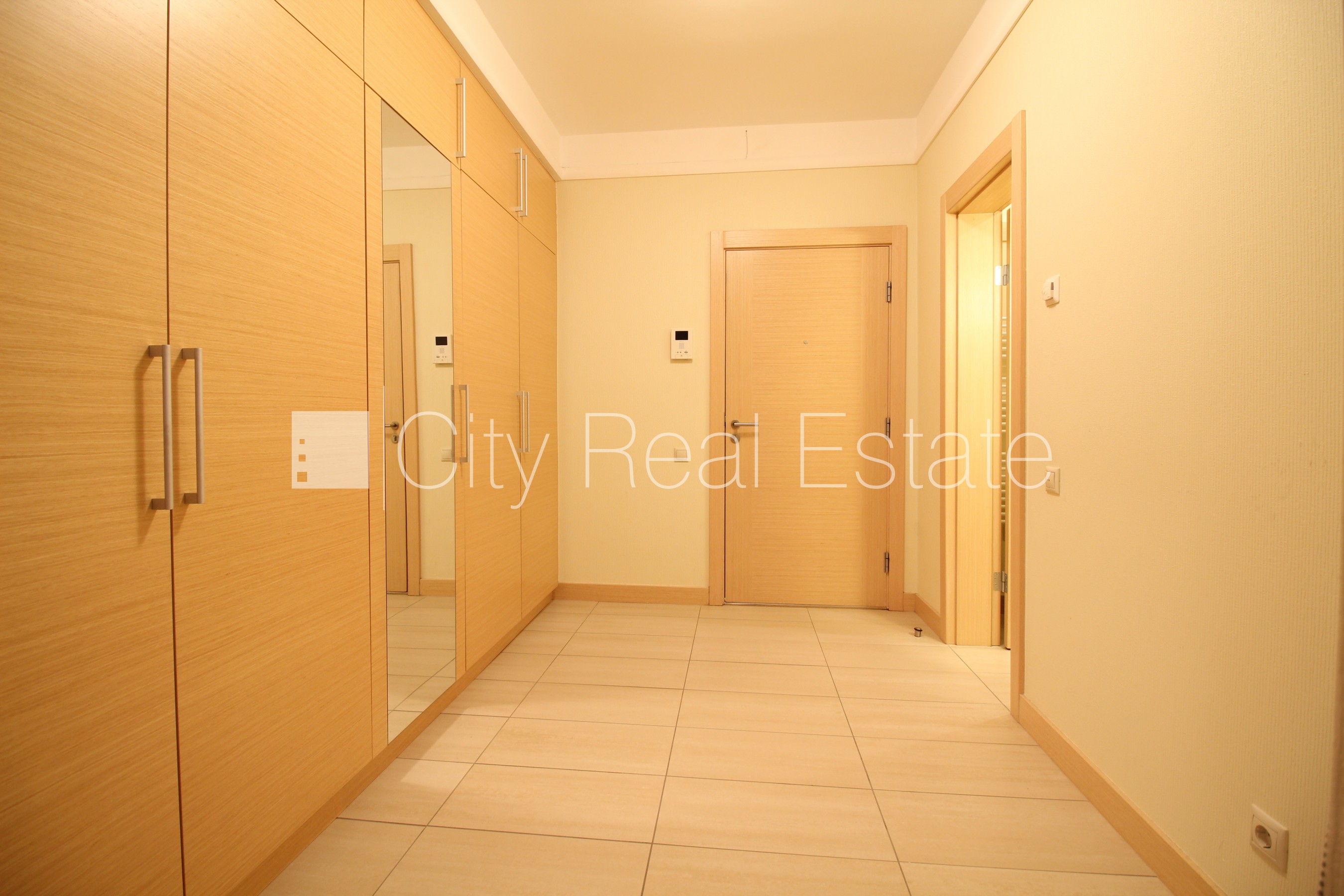 Sludinājumi. Projekts - Panorama Plaza, jaunceltne, labiekārtota apzaļumota teritorija, iespēja nomāt pazemes Cena: 850 EUR/mēn Foto #11