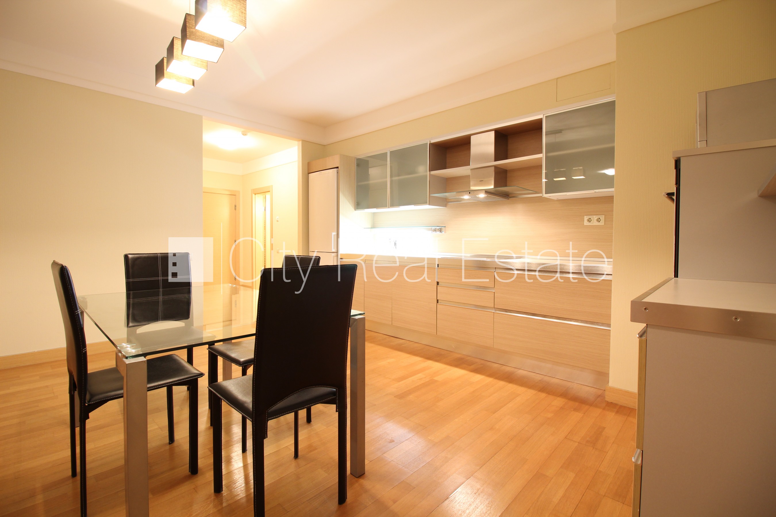 Sludinājumi. Projekts - Panorama Plaza, jaunceltne, labiekārtota apzaļumota teritorija, iespēja nomāt pazemes Cena: 850 EUR/mēn Foto #4