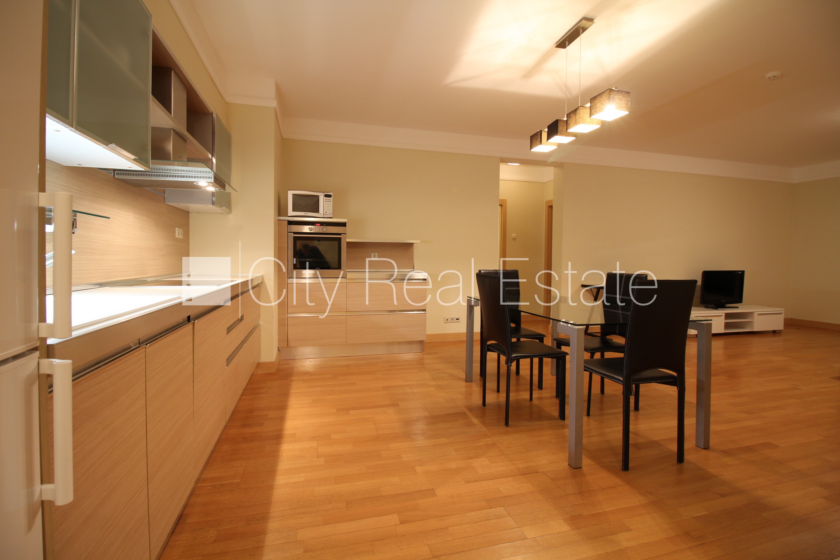 Sludinājumi. Projekts - Panorama Plaza, jaunceltne, labiekārtota apzaļumota teritorija, iespēja nomāt pazemes Cena: 850 EUR/mēn Foto #5