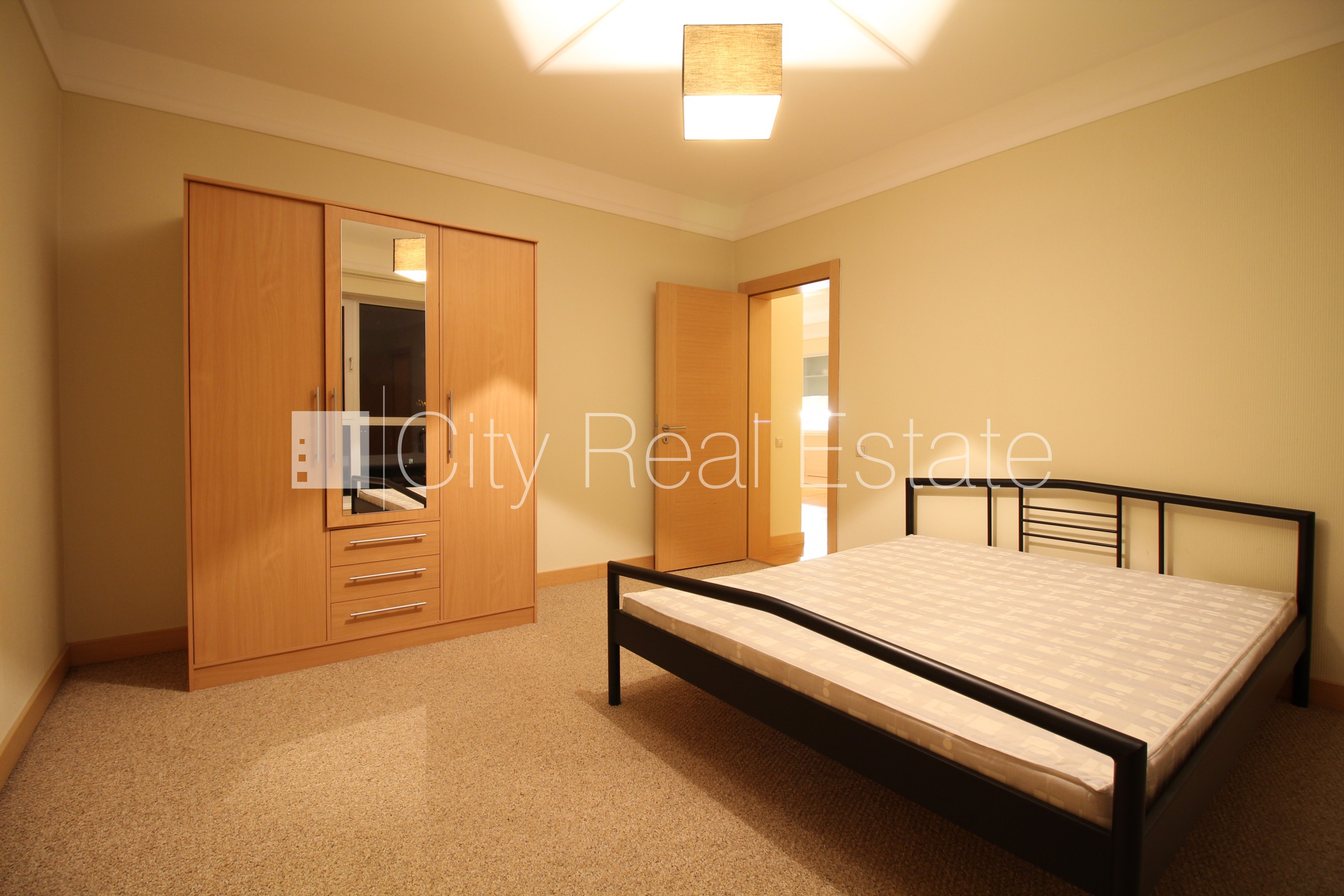 Sludinājumi. Projekts - Panorama Plaza, jaunceltne, labiekārtota apzaļumota teritorija, iespēja nomāt pazemes Cena: 850 EUR/mēn Foto #7