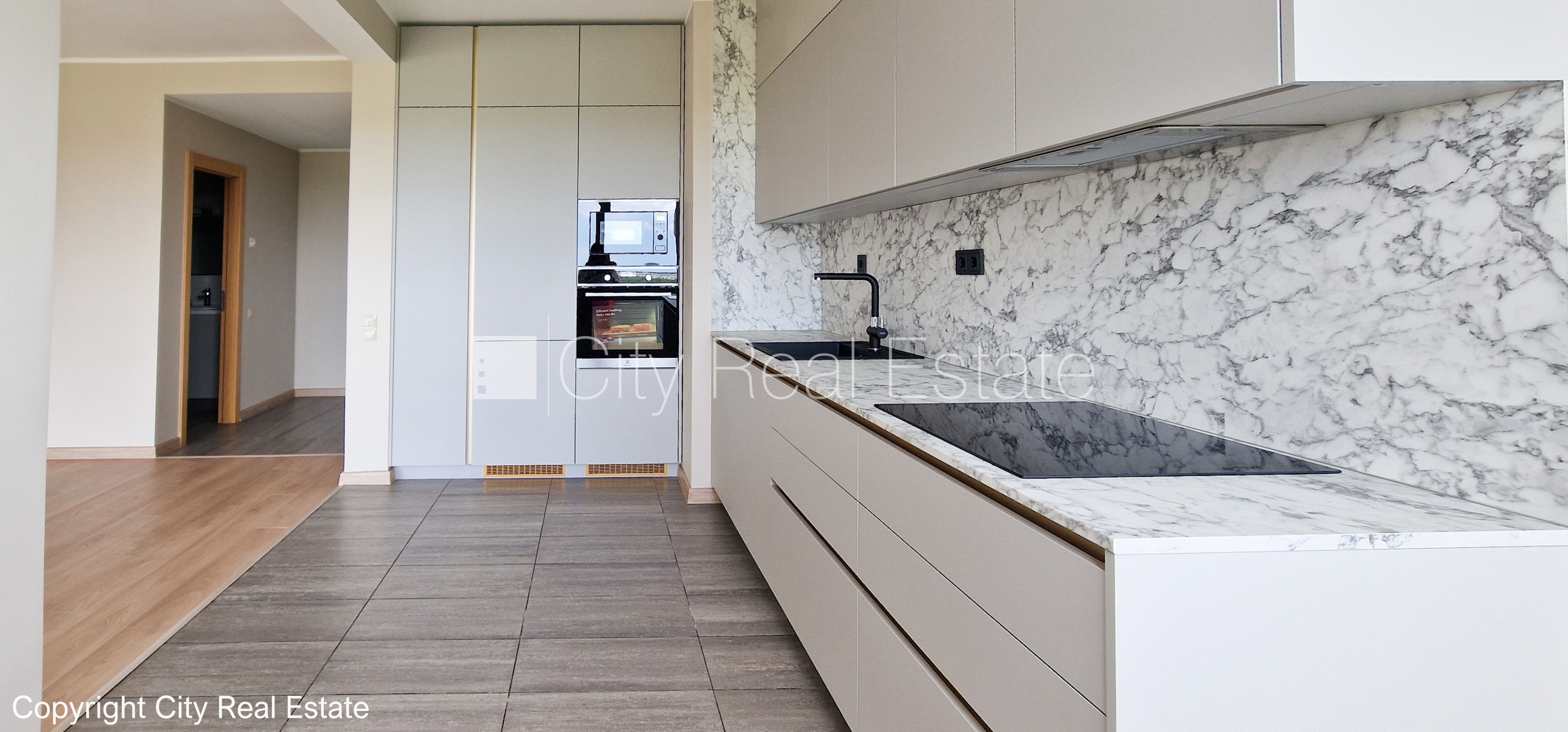 Sludinājumi. Projekts - Panorama Plaza, jaunceltne, labiekārtota apzaļumota teritorija, iespēja nomāt pazemes Cena: 850 EUR/mēn Foto #2