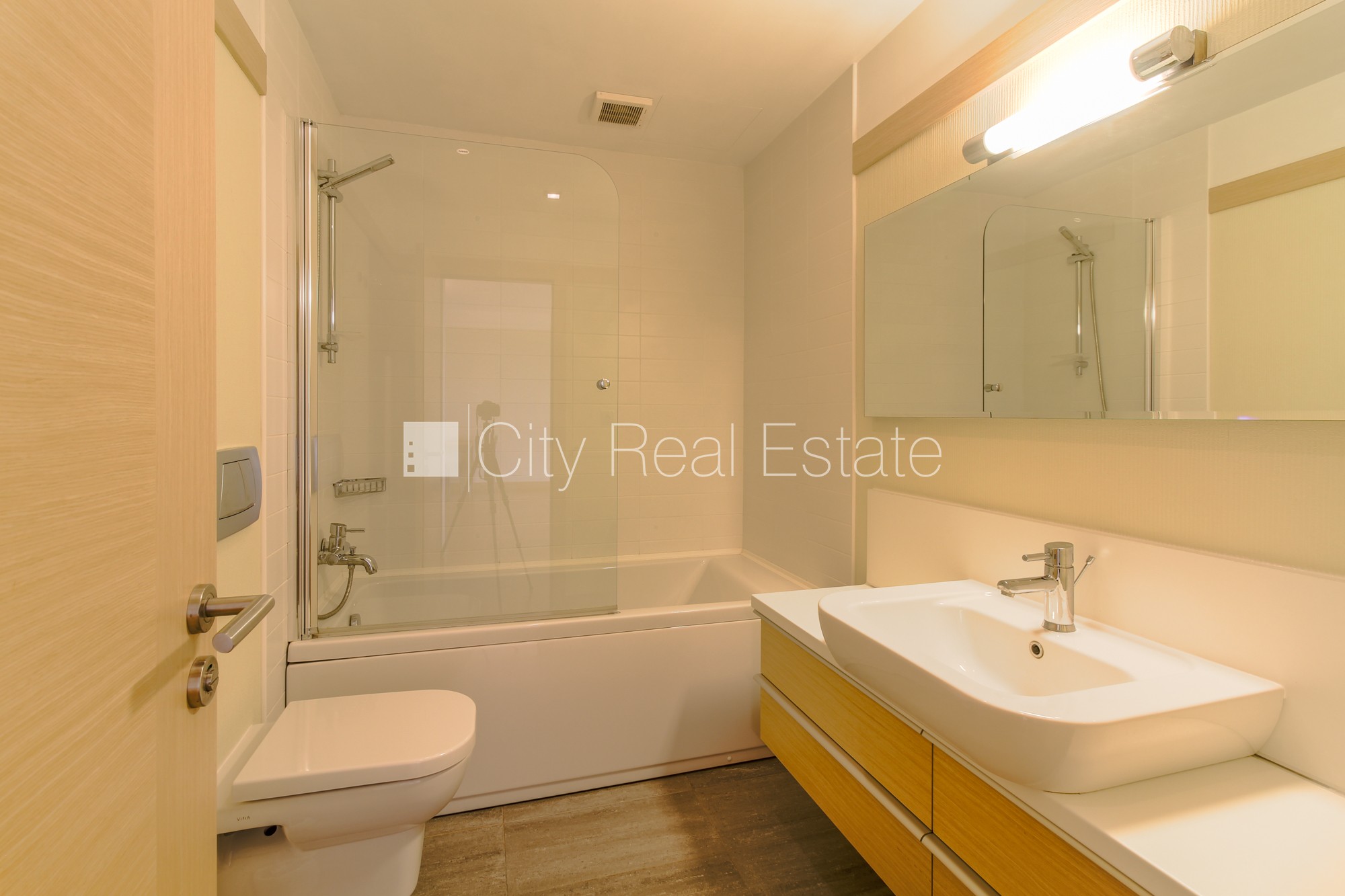 Sludinājumi. Projekts - Panorama Plaza, jaunceltne, vieta automašīnai, iespēja nomāt autostāvvietu, pazemes Cena: 850 EUR/mēn Foto #7