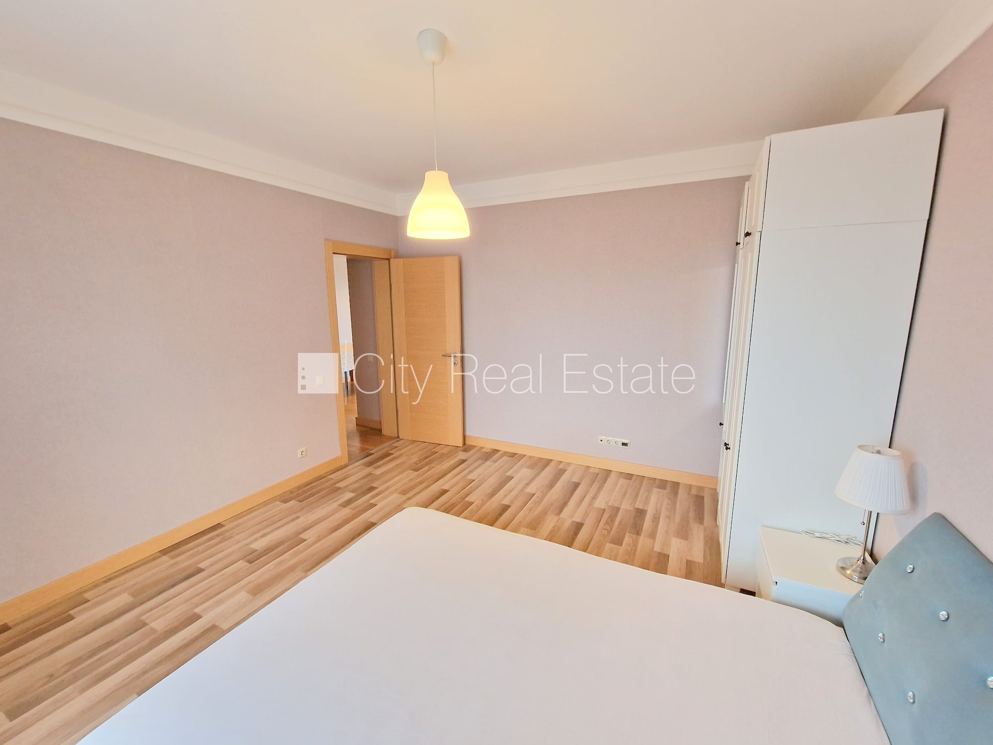 Sludinājumi. Projekts - Panorama Plaza, jaunceltne, pagalma ēka, labiekārtota apzaļumota teritorija, slēgts Cena: 900 EUR/mēn Foto #16