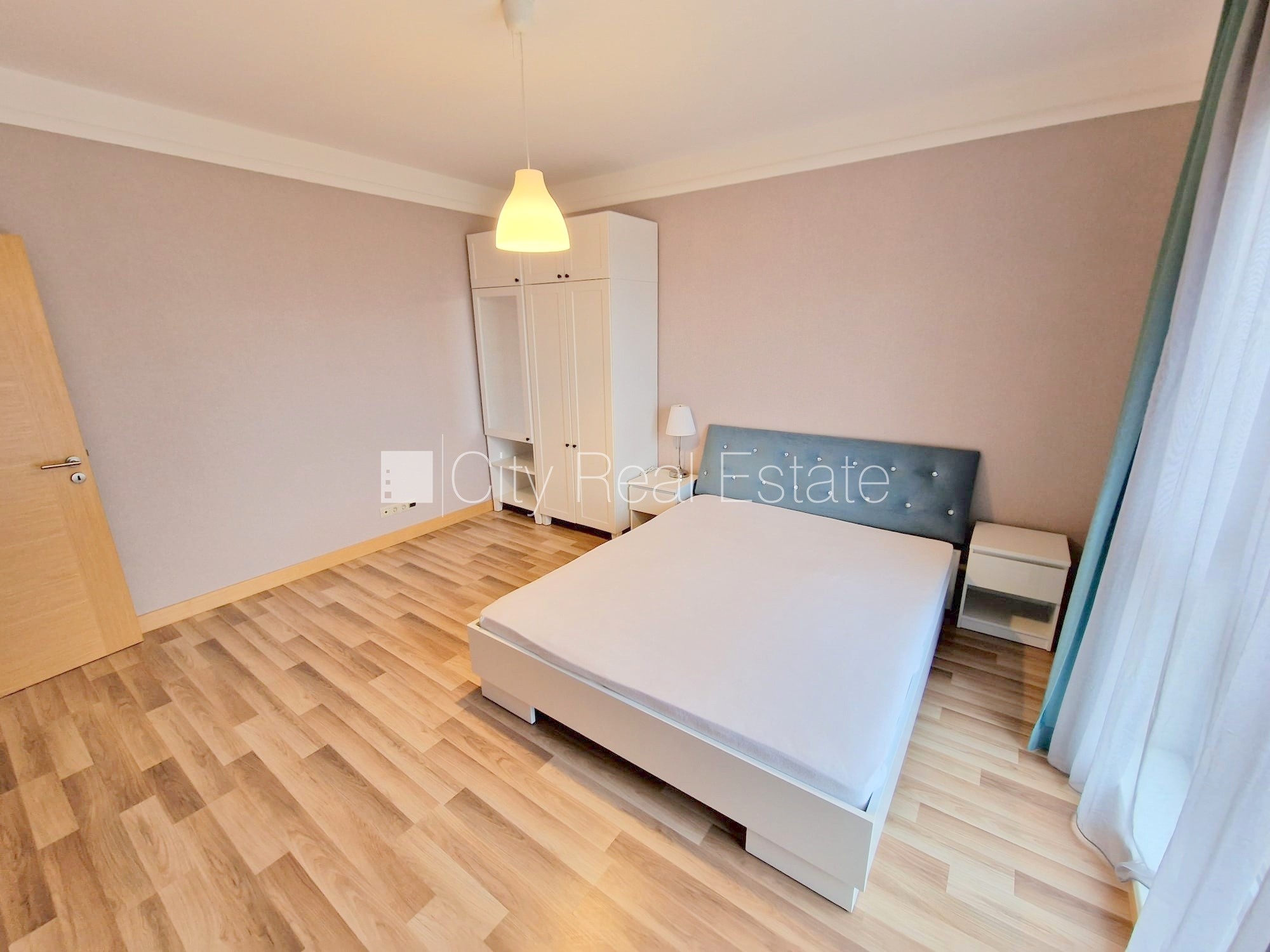 Sludinājumi. Projekts - Panorama Plaza, jaunceltne, pagalma ēka, labiekārtota apzaļumota teritorija, slēgts Cena: 900 EUR/mēn Foto #15