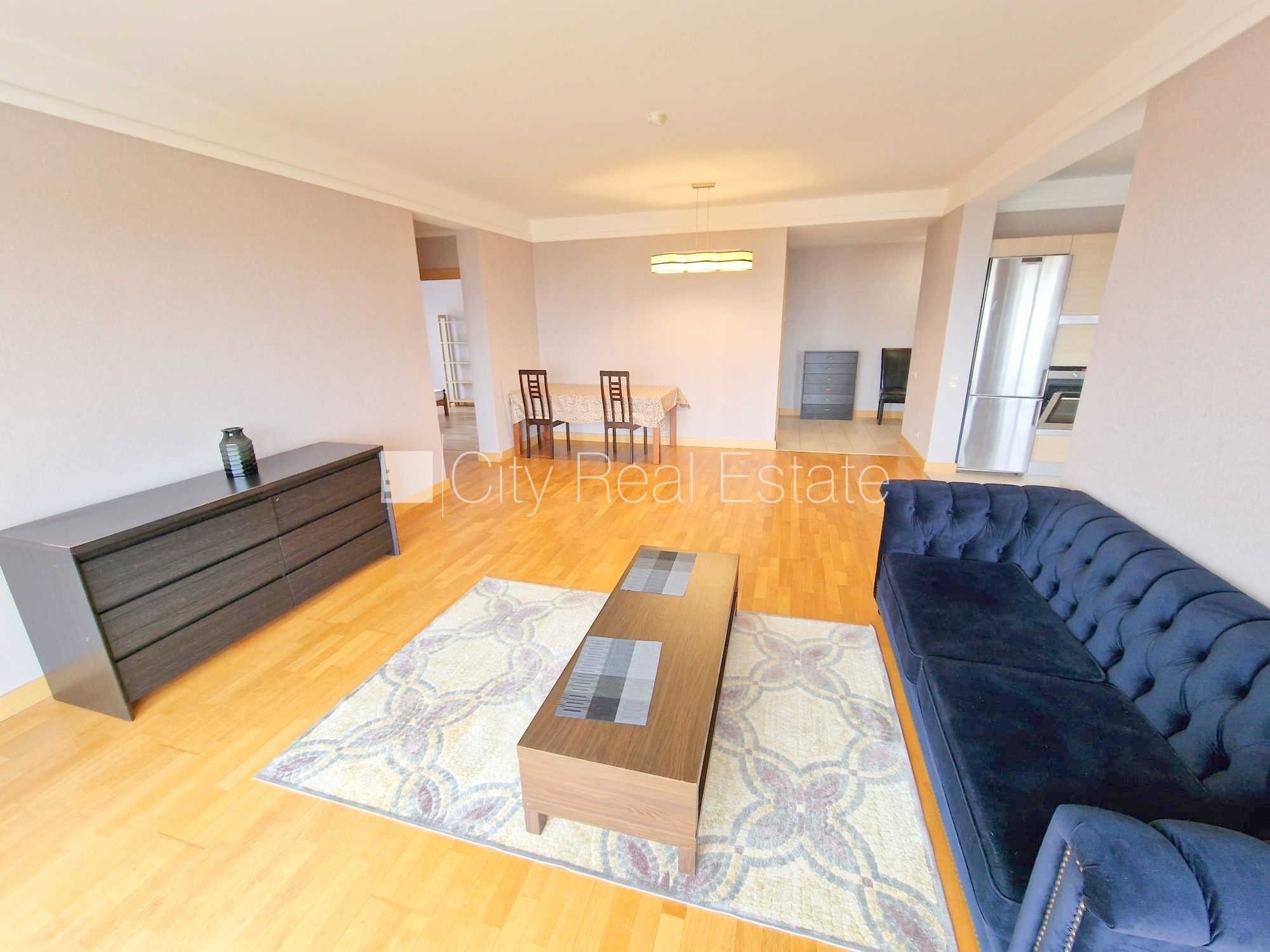 Sludinājumi. Projekts - Panorama Plaza, jaunceltne, pagalma ēka, labiekārtota apzaļumota teritorija, slēgts Cena: 900 EUR/mēn Foto #4