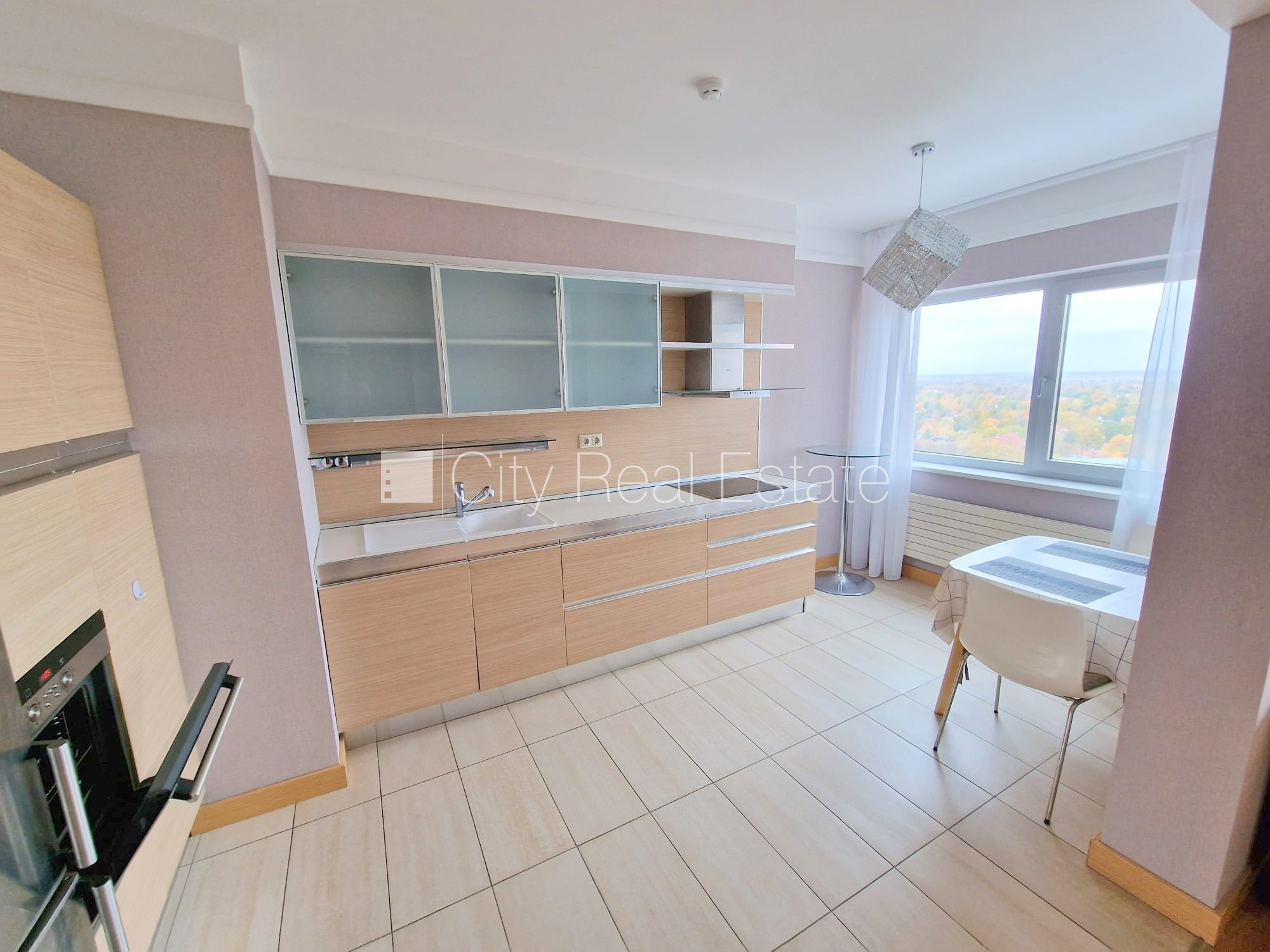 Sludinājumi. Projekts - Panorama Plaza, jaunceltne, pagalma ēka, labiekārtota apzaļumota teritorija, slēgts Cena: 900 EUR/mēn Foto #13